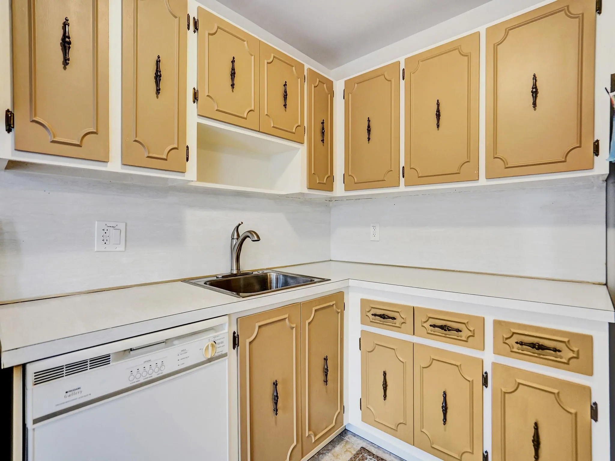 2901 S Palm Aire Dr, #507