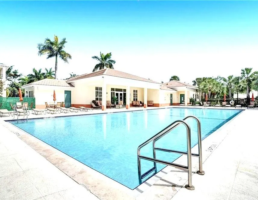 168 SW 6th Ct