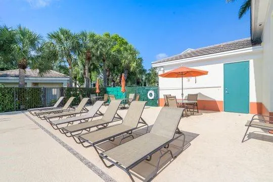 168 SW 6th Ct