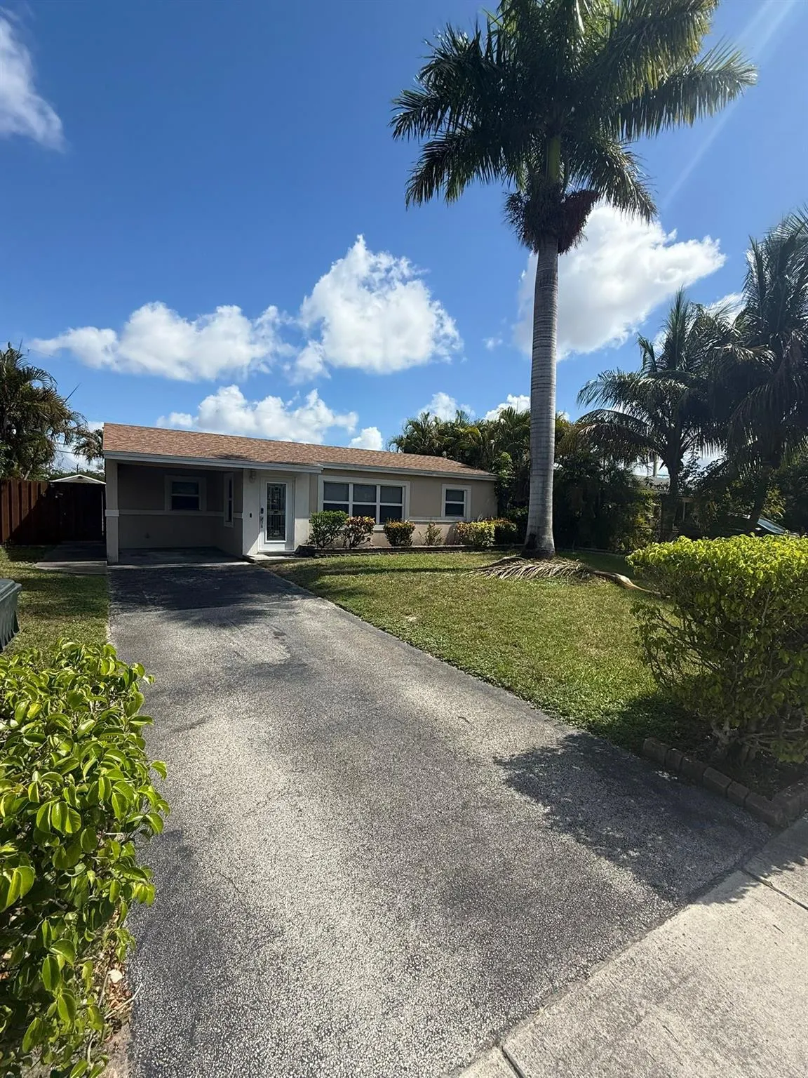 541 NE 58th Ct