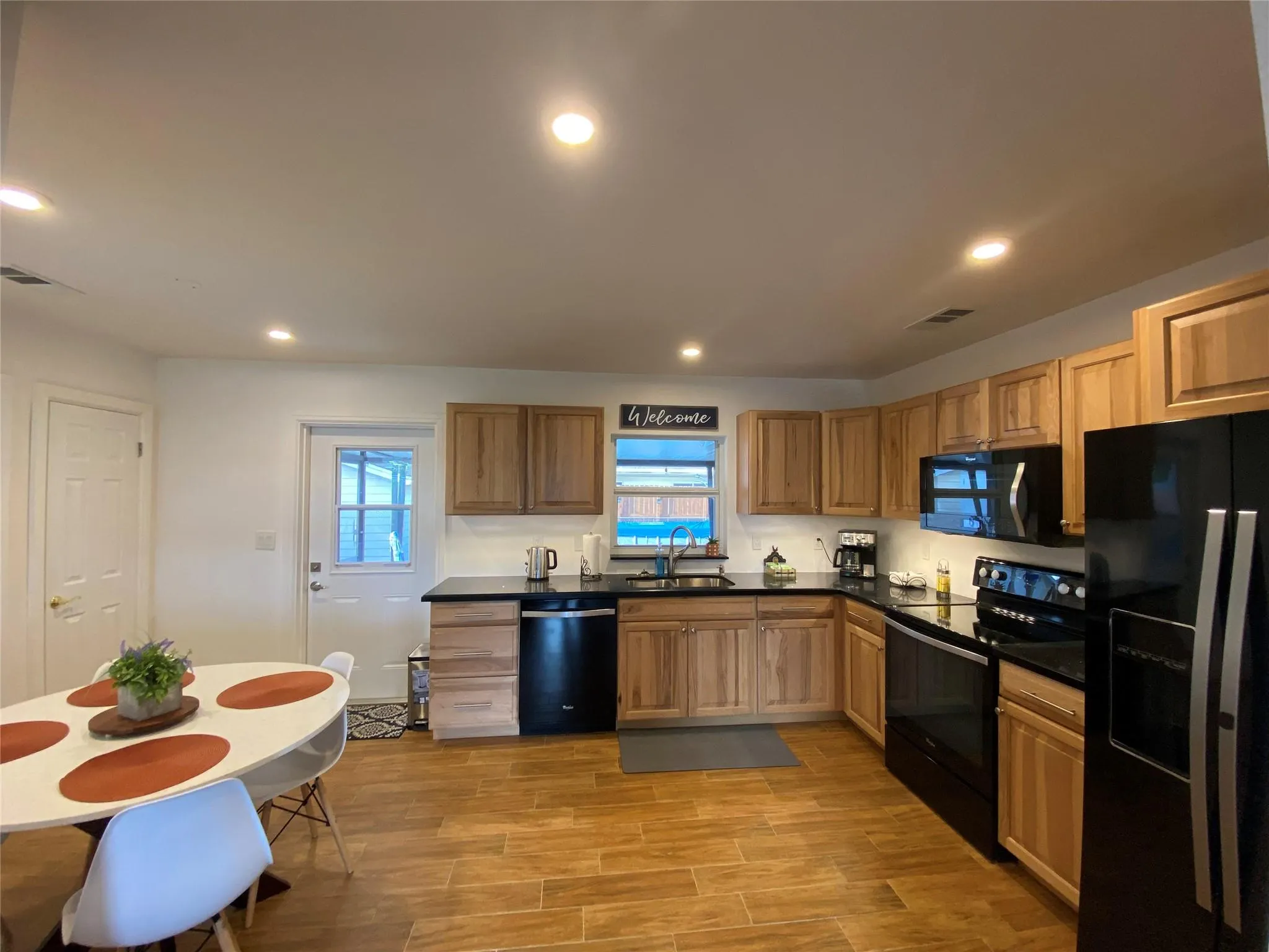 541 NE 58th Ct