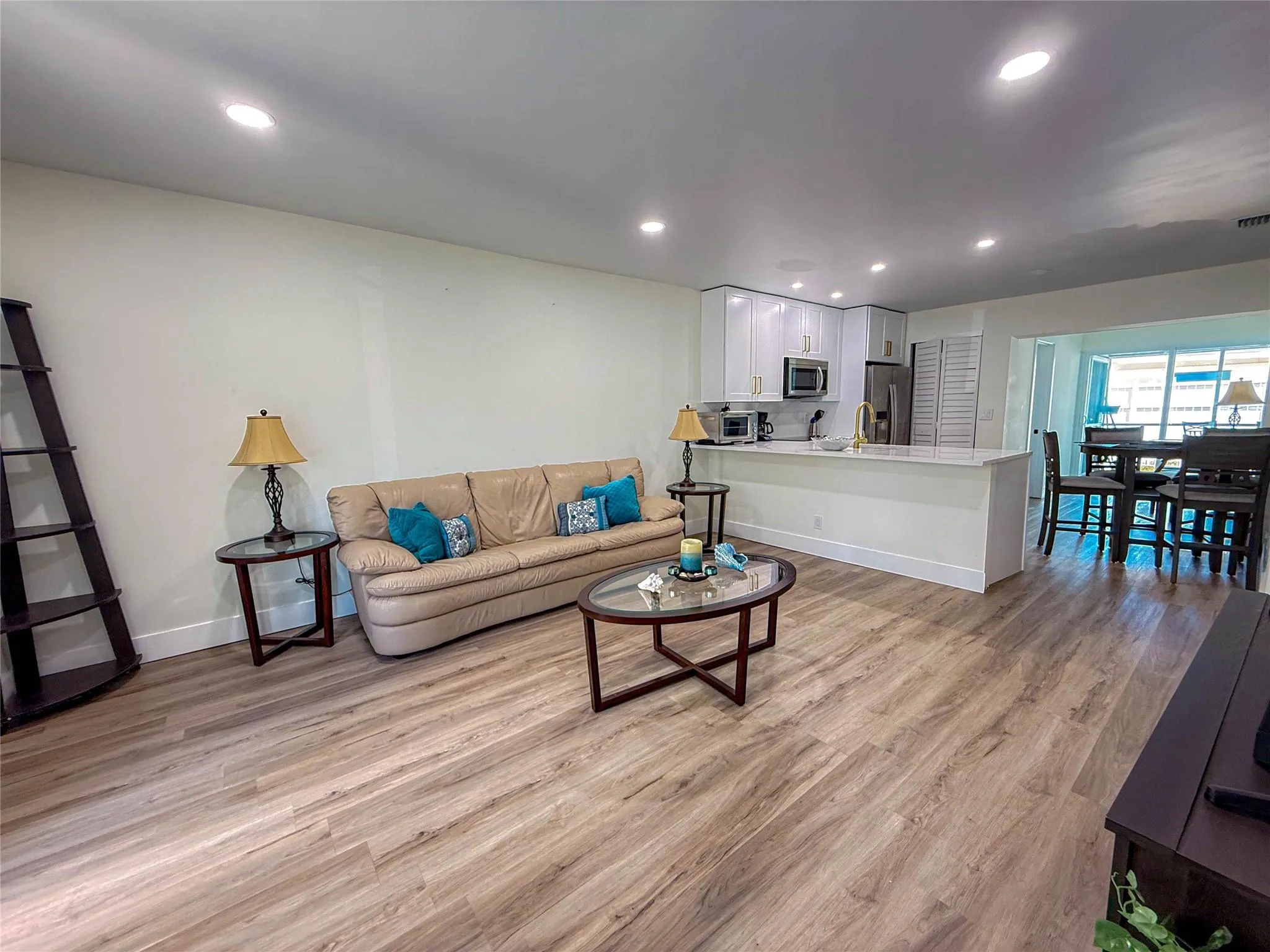 1115 Stillwater Dr