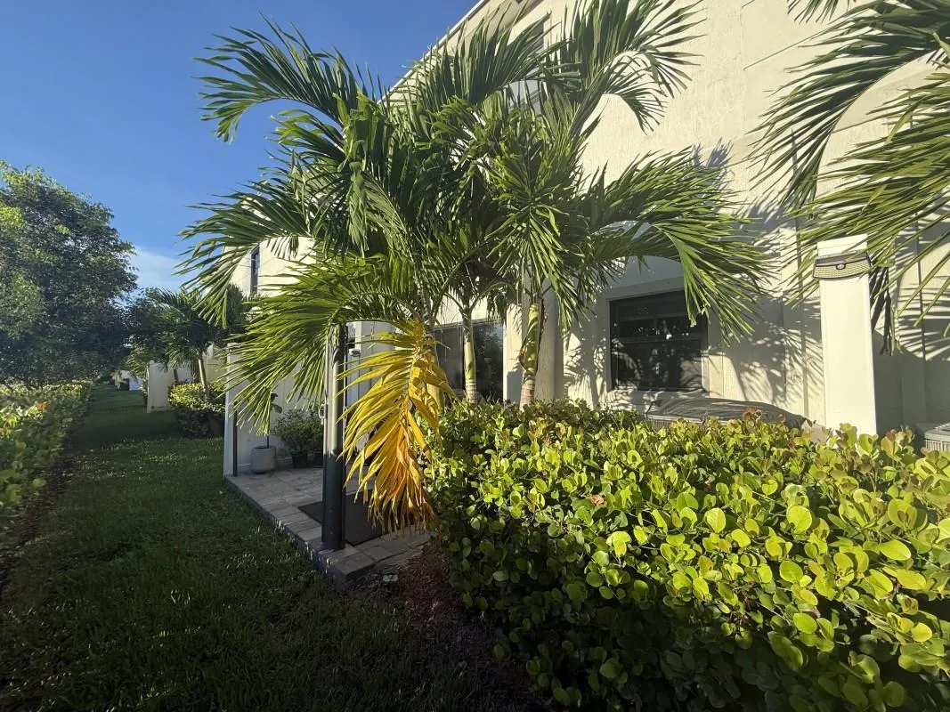 845 NW 3rd Way