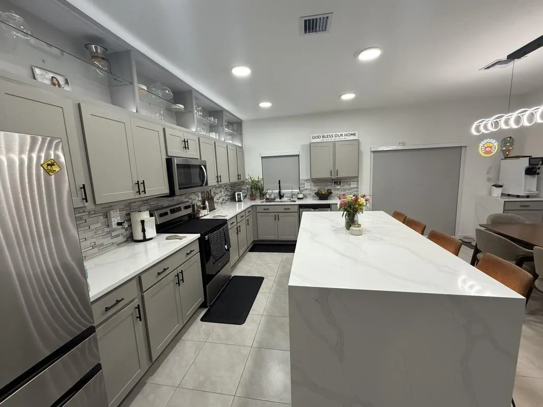 845 NW 3rd Way