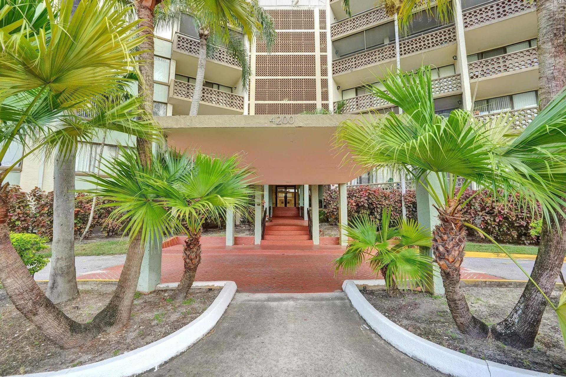 4200 Inverrary Blvd, #3103