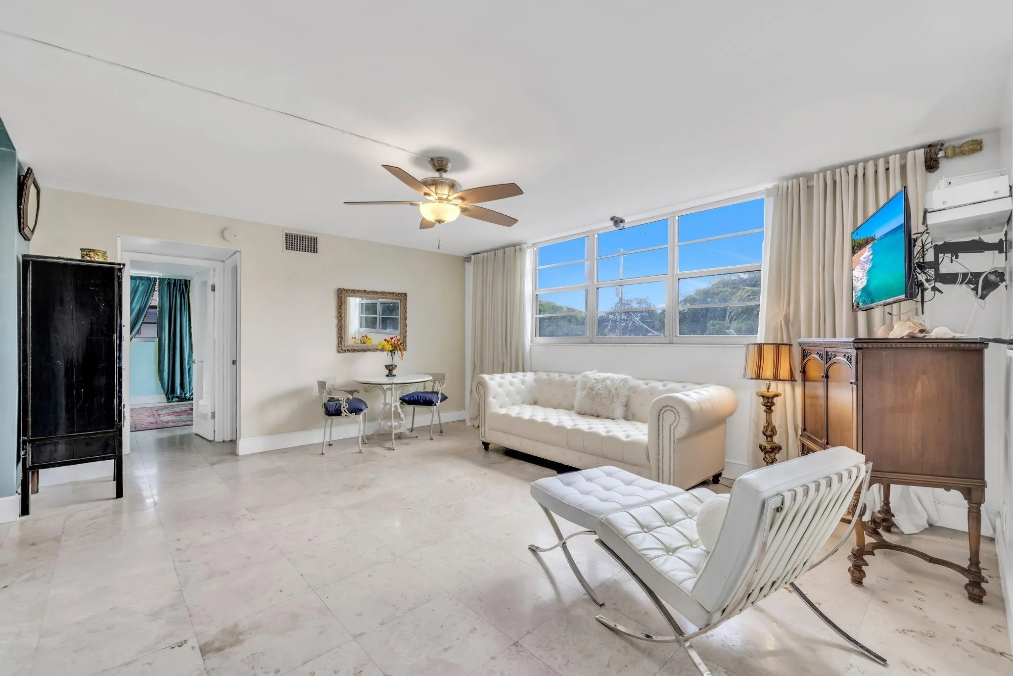 1811 Jefferson St, #203