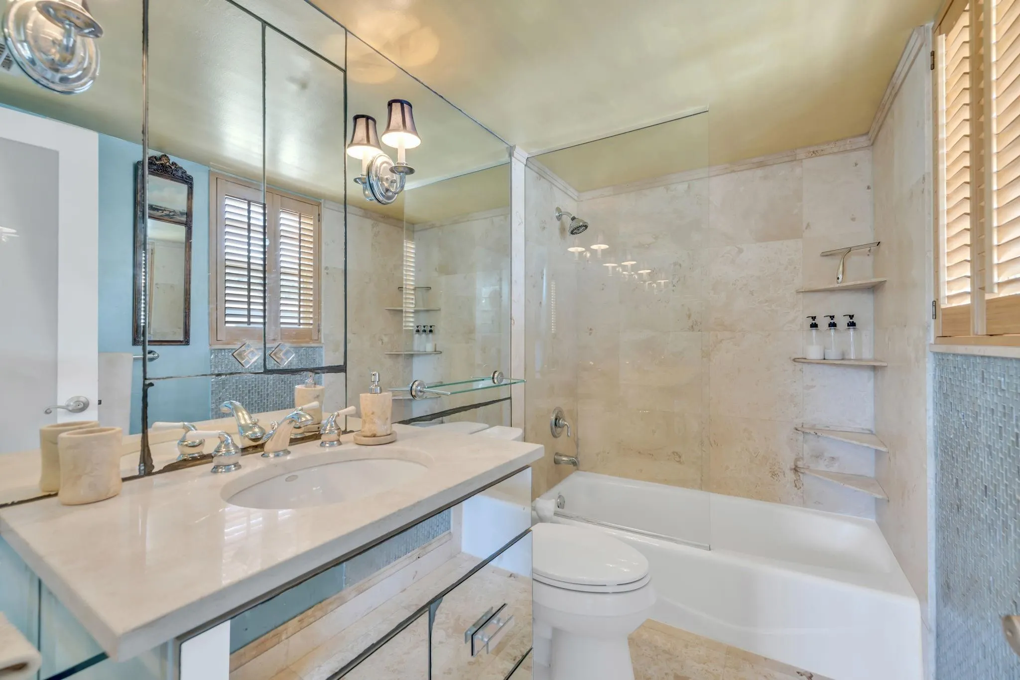 1811 Jefferson St, #203