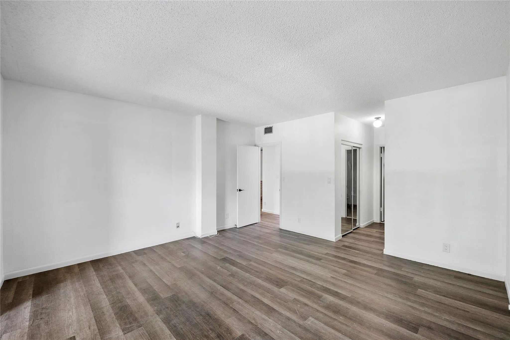 6751 Cypress Rd, #204