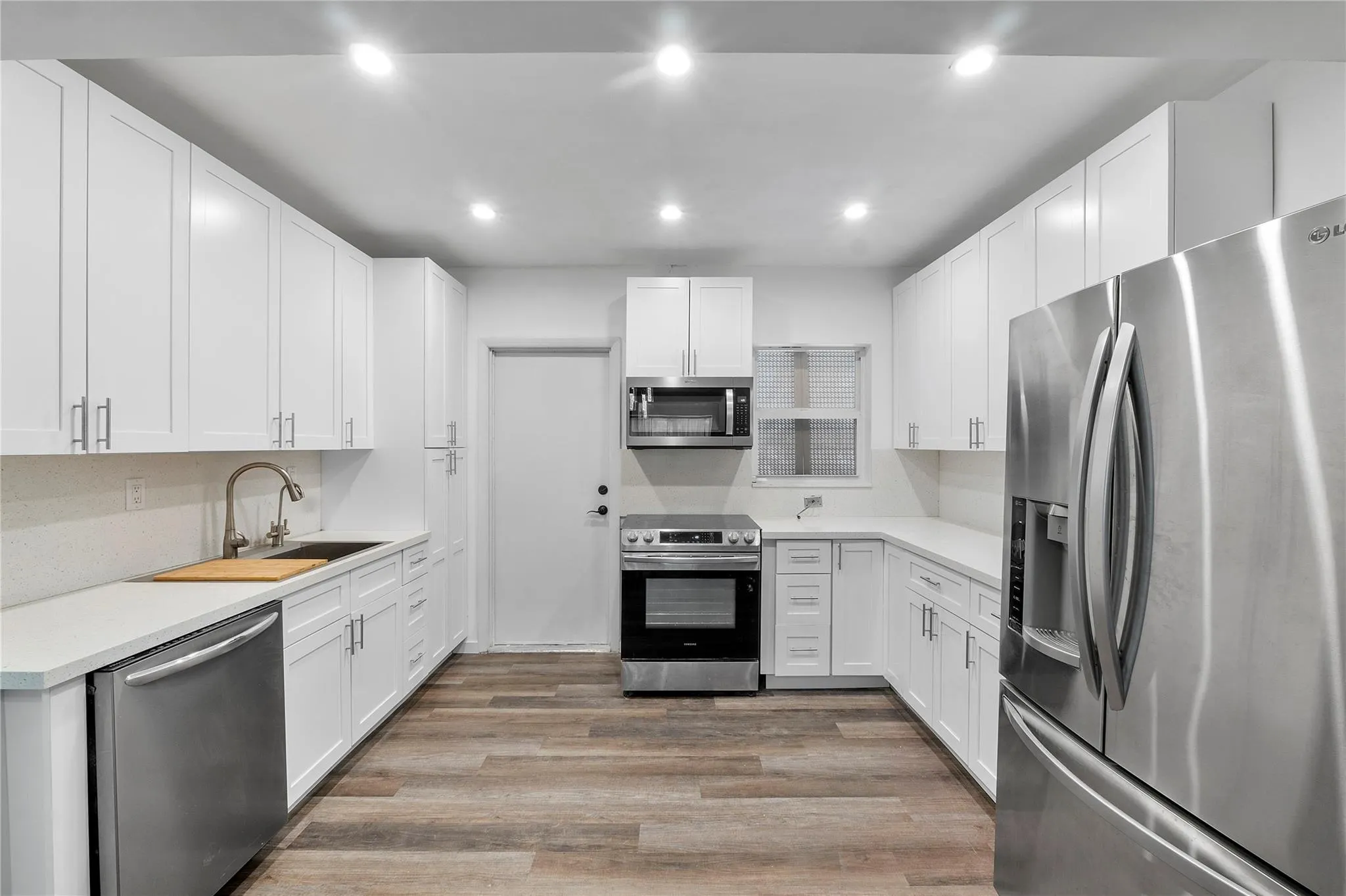 6751 Cypress Rd, #204