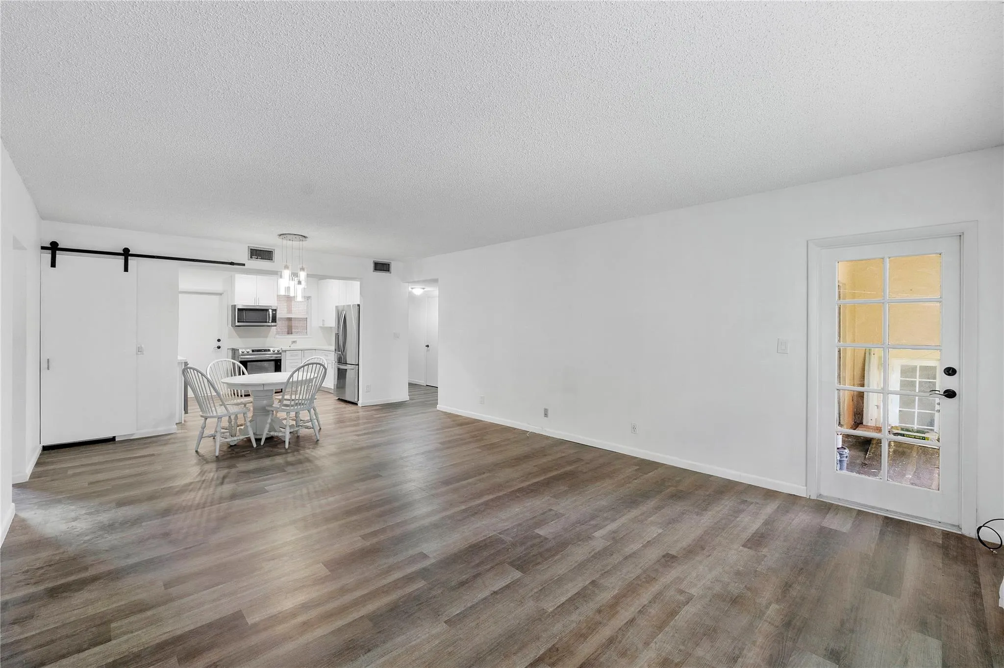 6751 Cypress Rd, #204