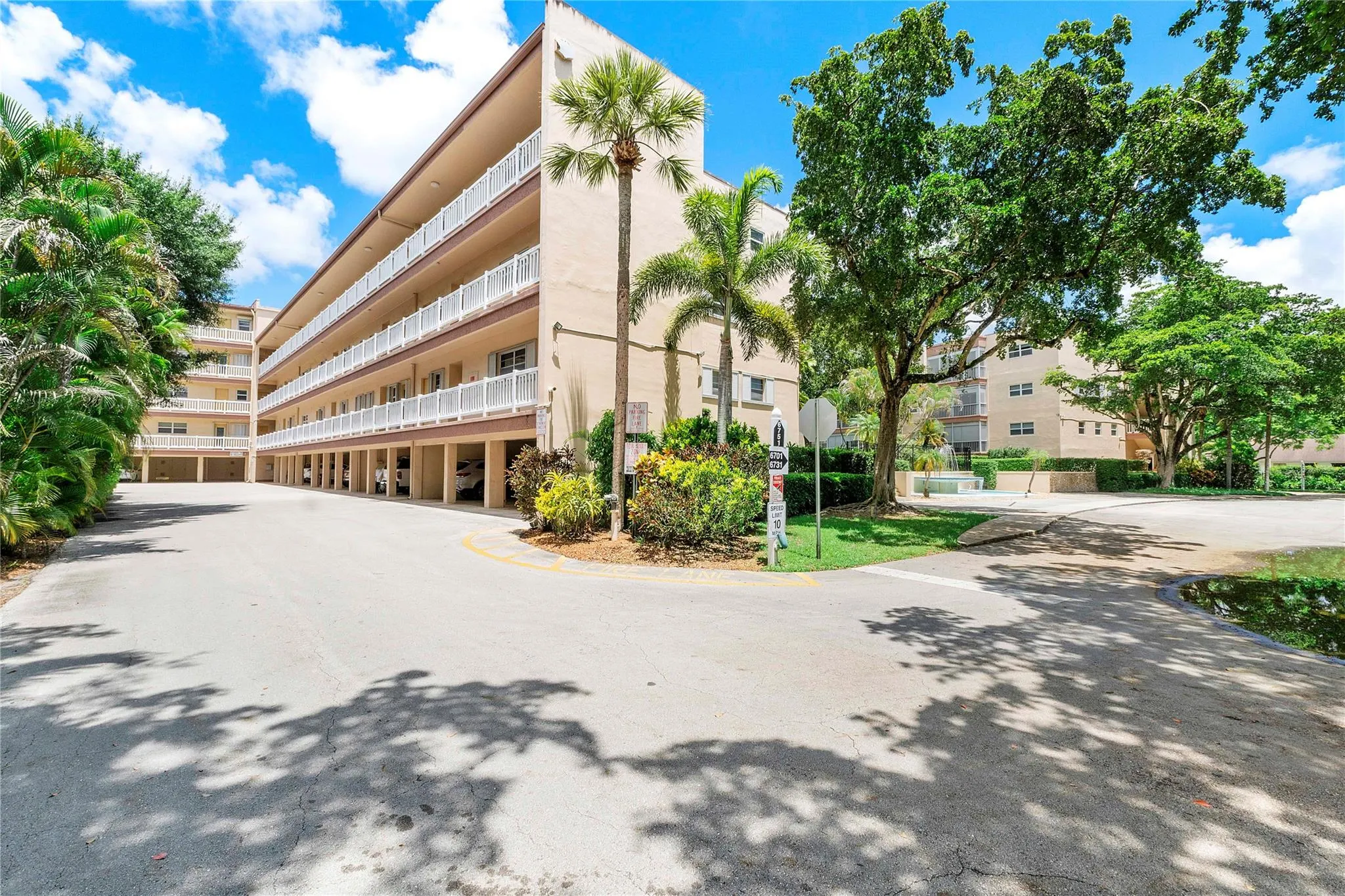 6751 Cypress Rd, #204