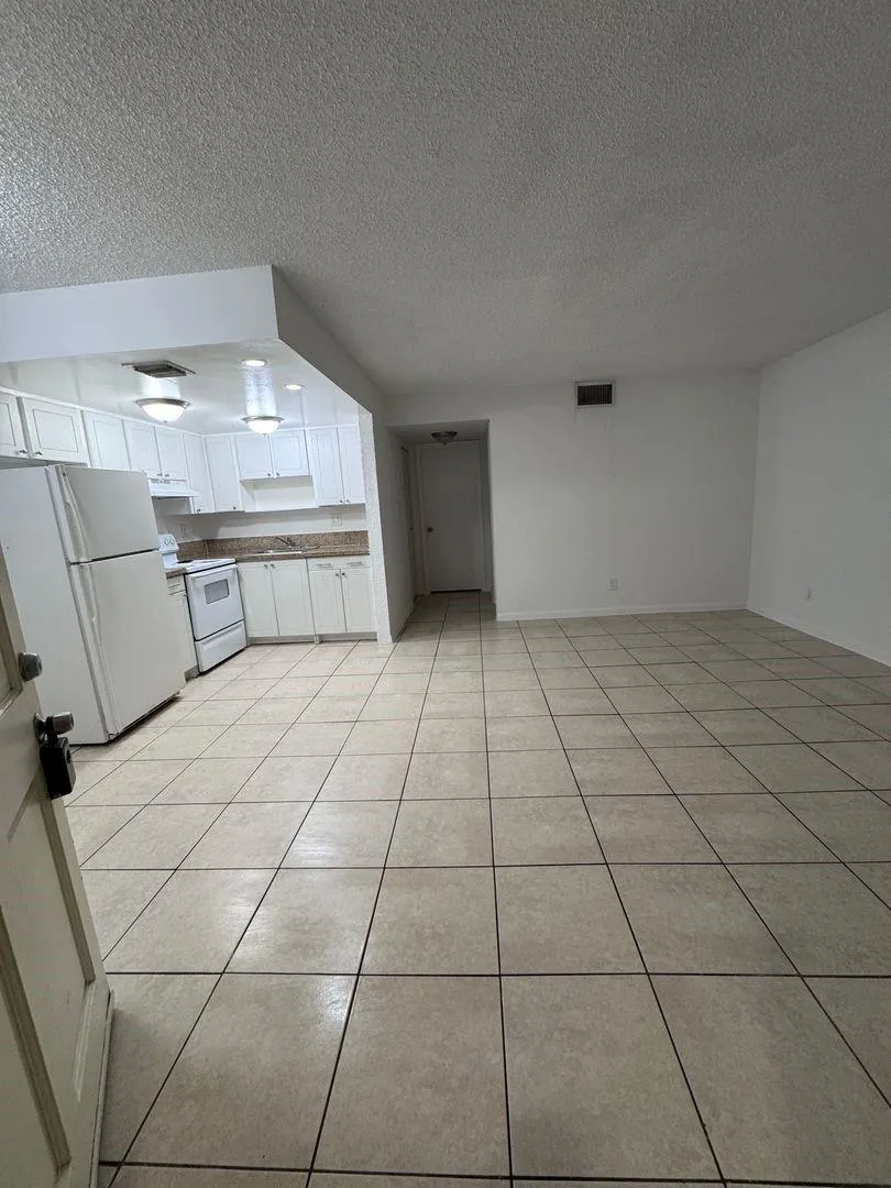 6001 NW 7th St, #12