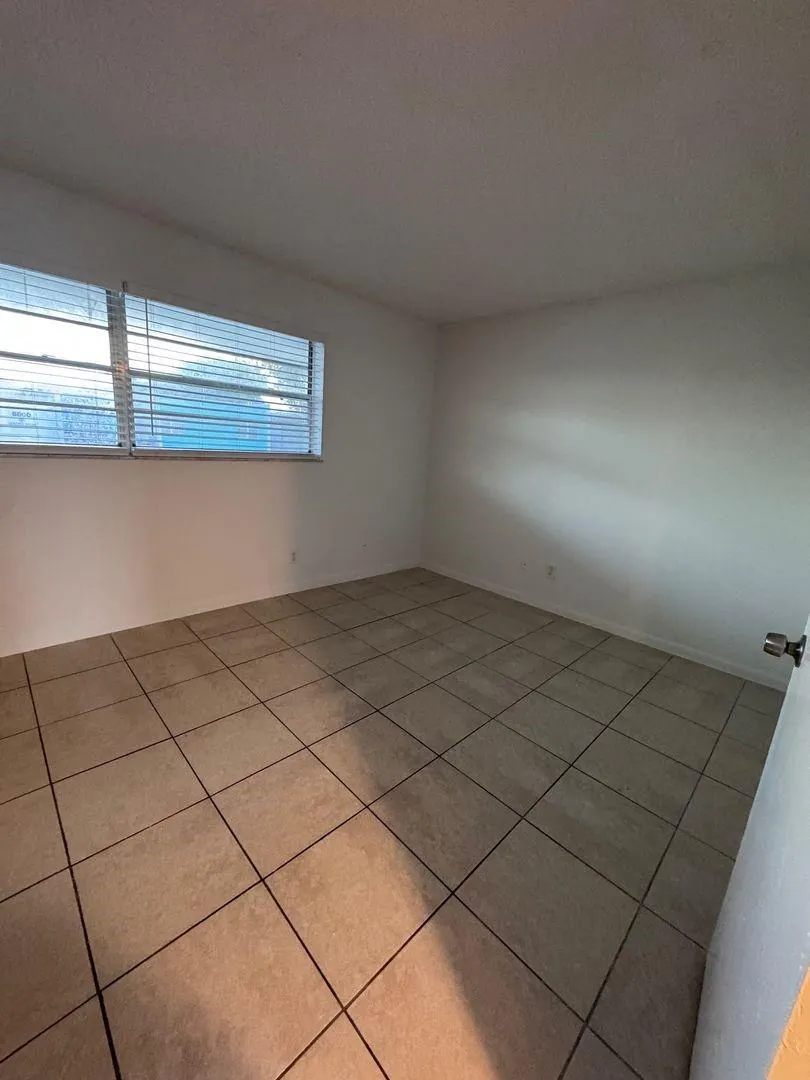 6001 NW 7th St, #12