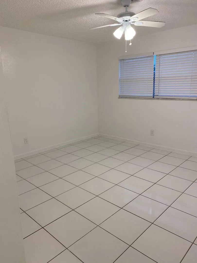 5831 SW 36th Ct, #205
