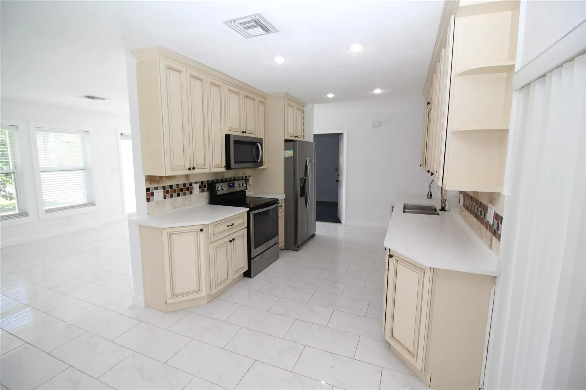 160 SW 127th Ave