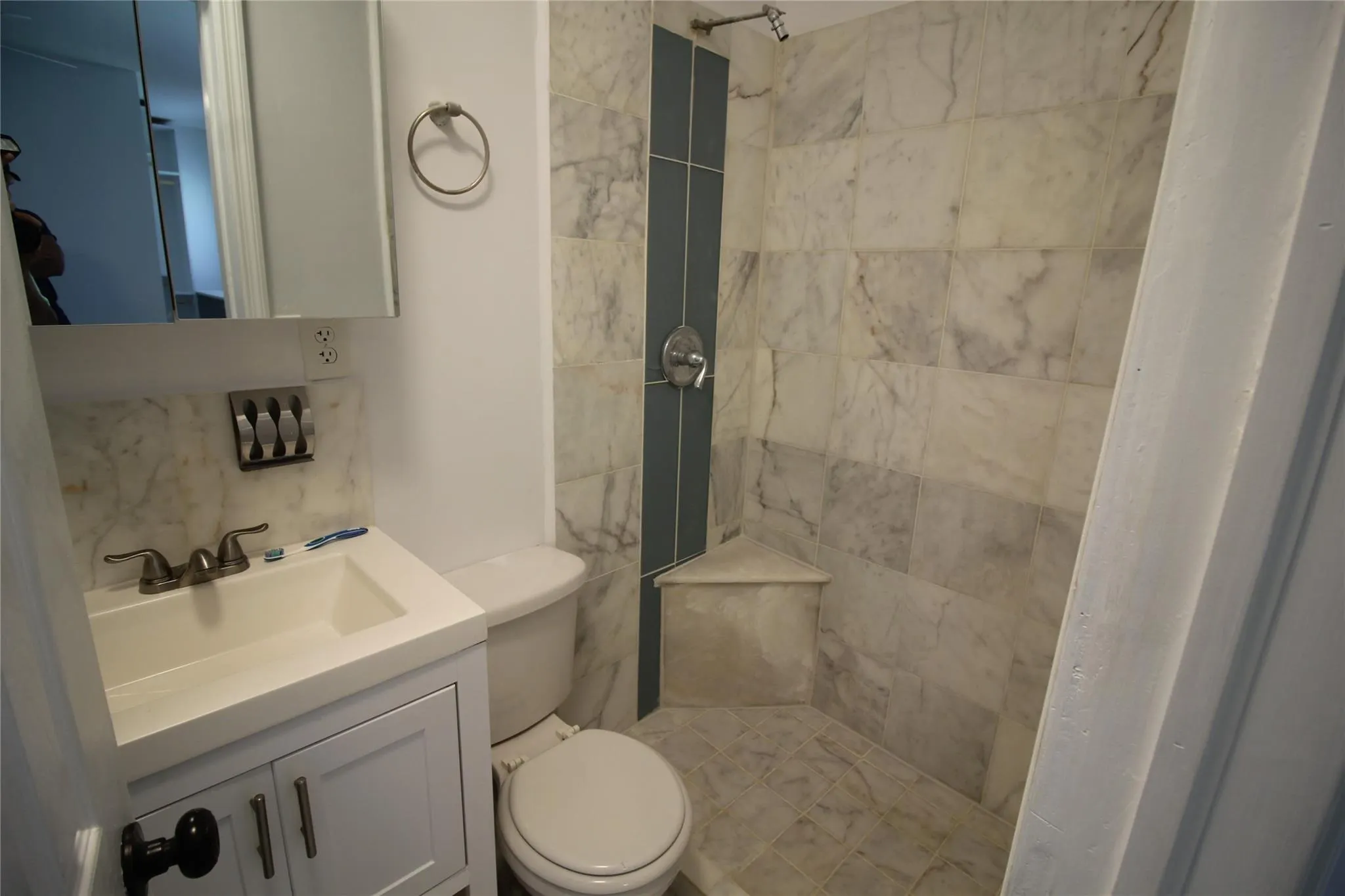 160 SW 127th Ave