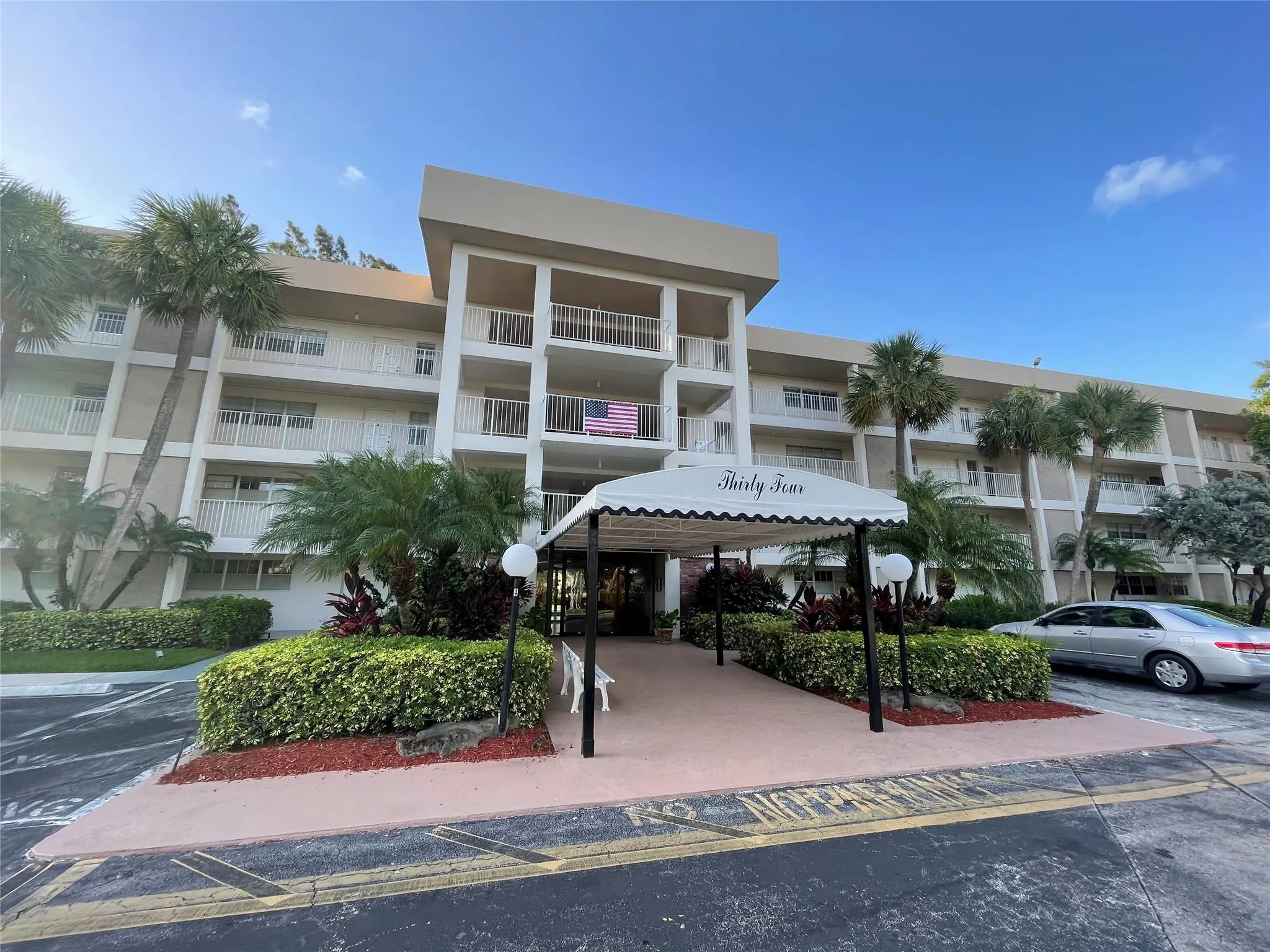 3051 S Palm Aire Dr, #204