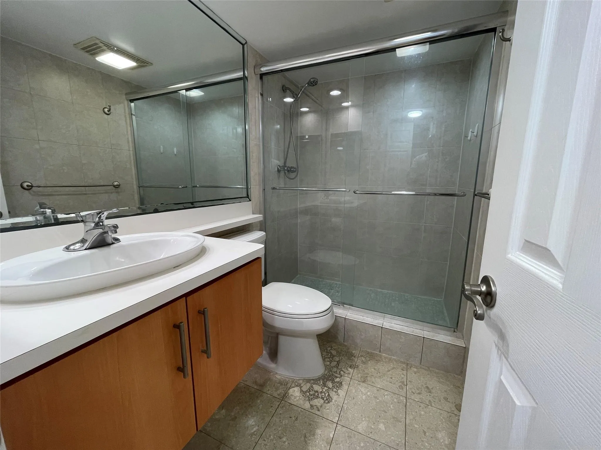 3051 S Palm Aire Dr, #204