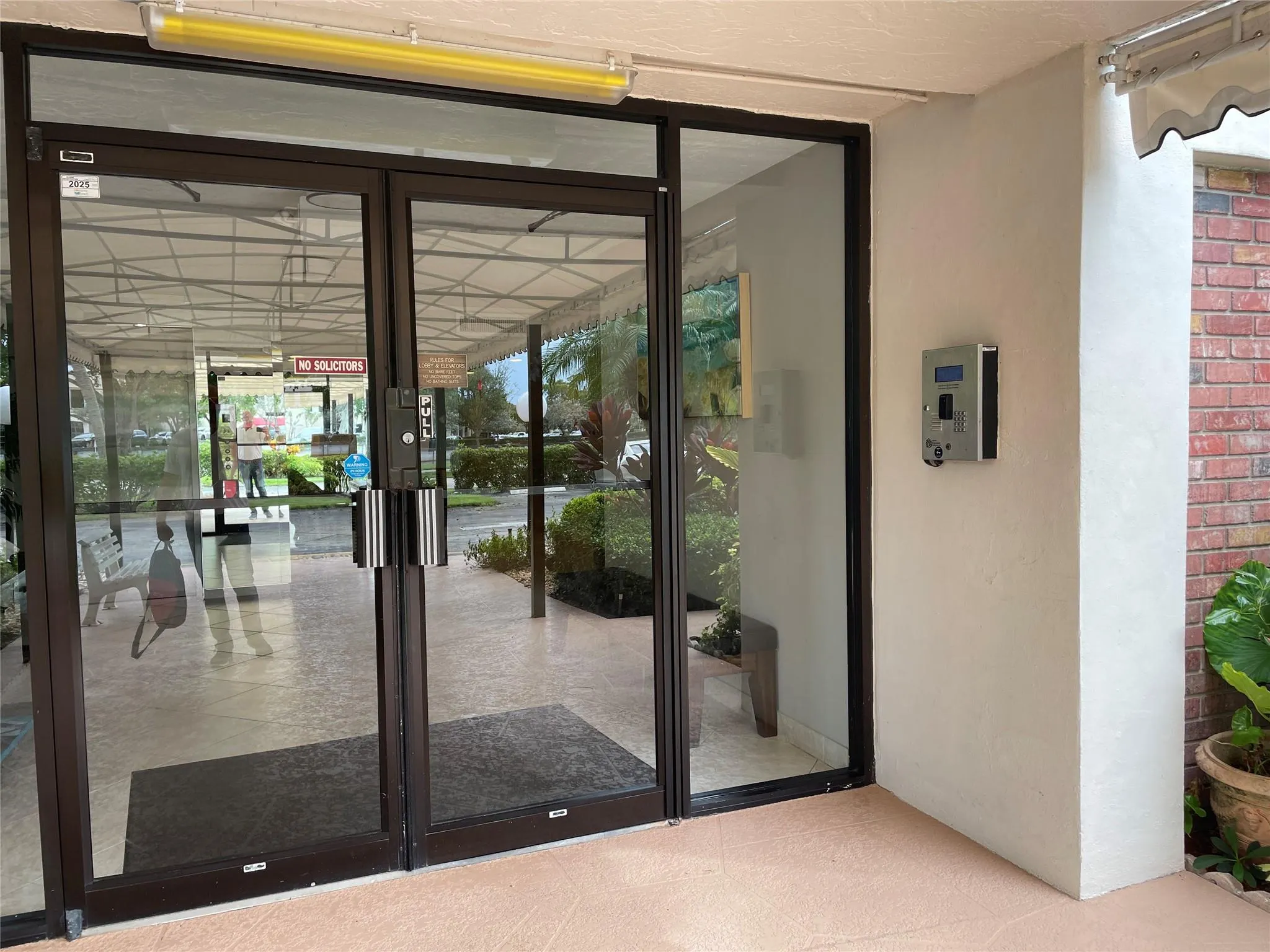3051 S Palm Aire Dr, #204