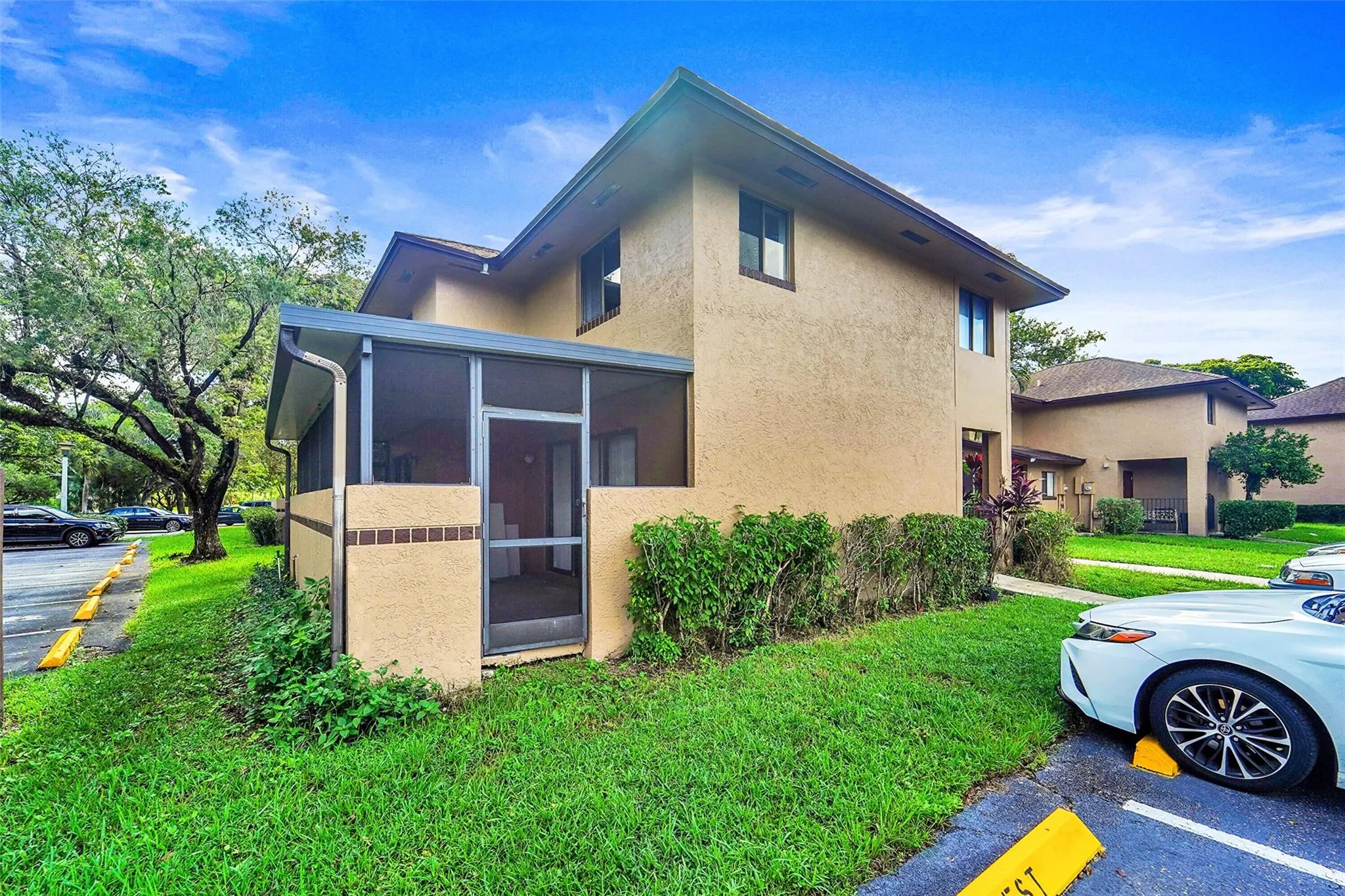 2376 NW 36th Ave