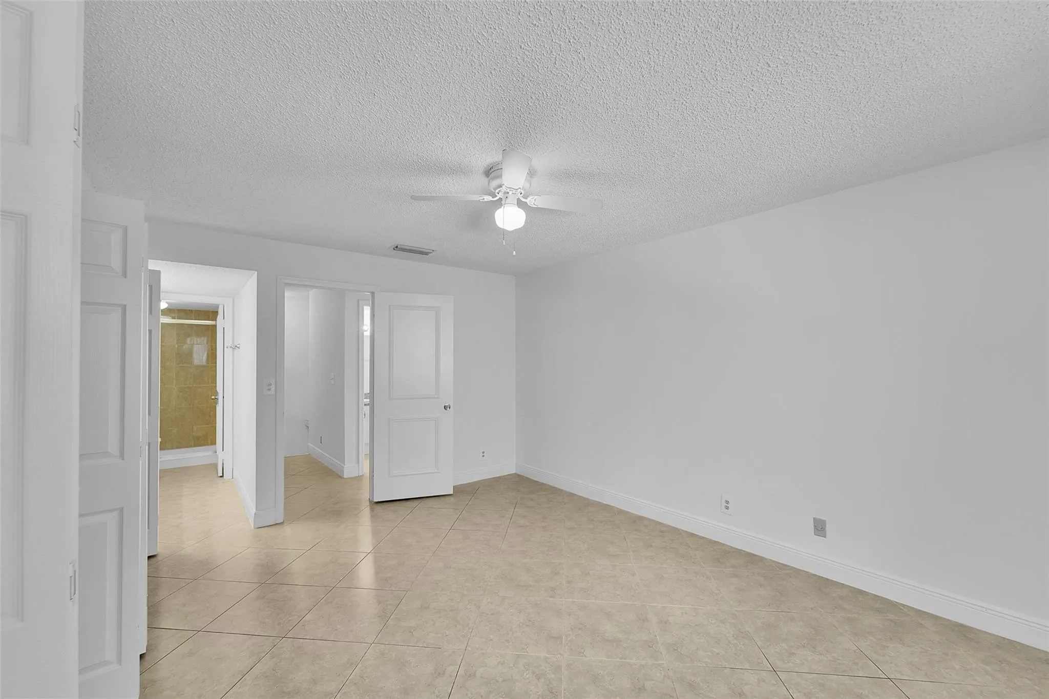 2376 NW 36th Ave