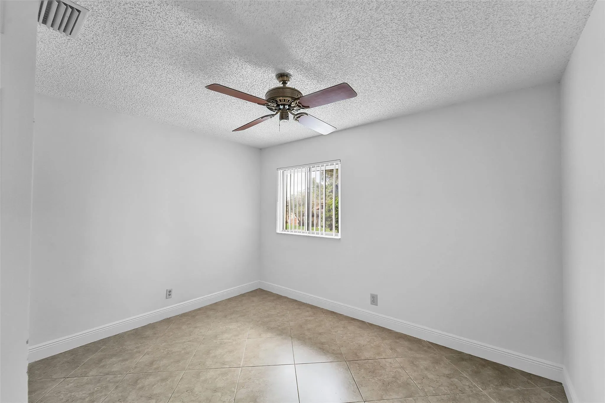 2376 NW 36th Ave