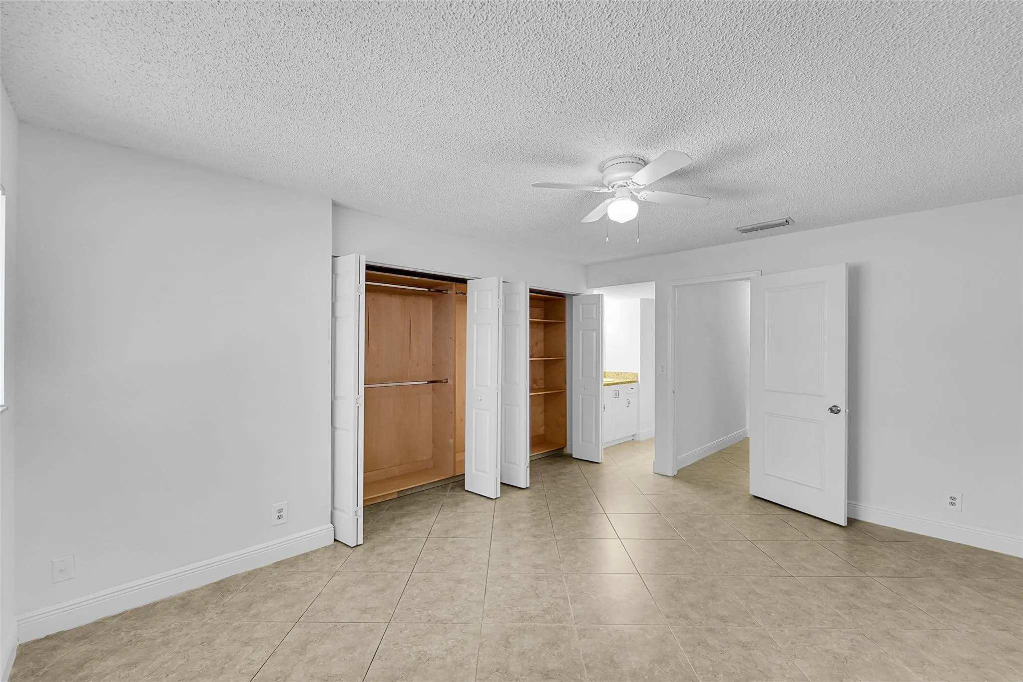 2376 NW 36th Ave