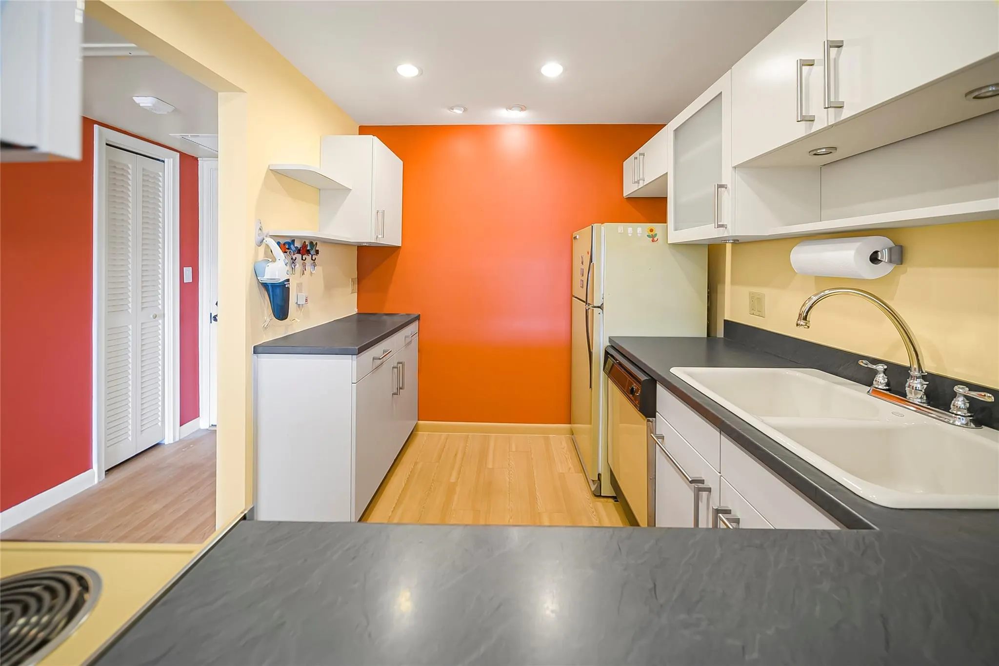 3105 NE 28th St, #2B