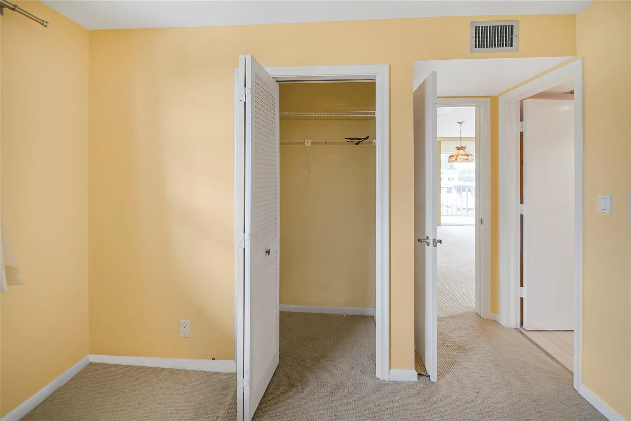 3105 NE 28th St, #2B