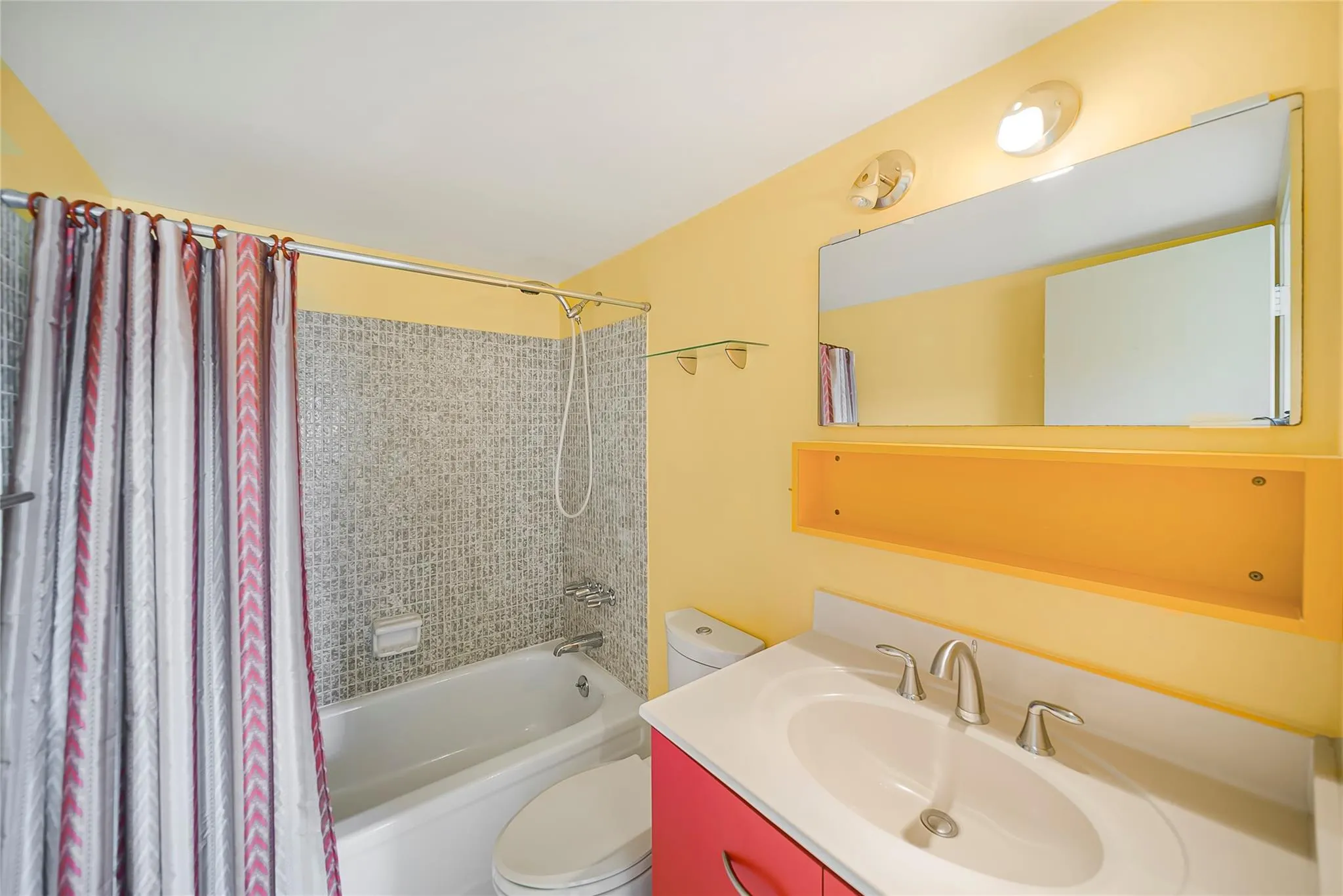3105 NE 28th St, #2B