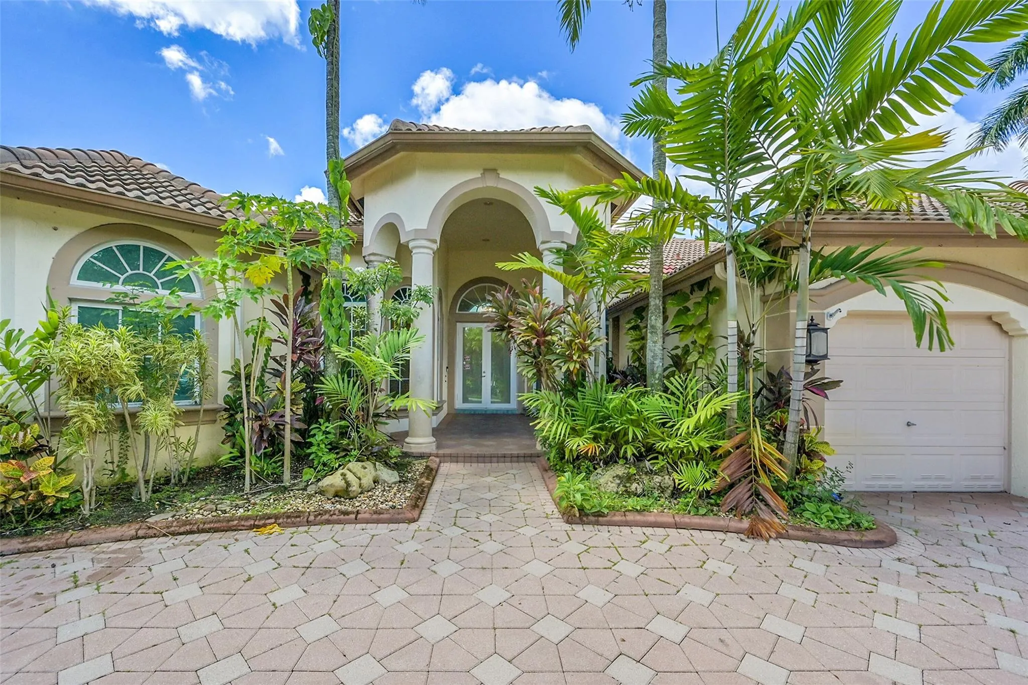 9350 NW 62nd Ct