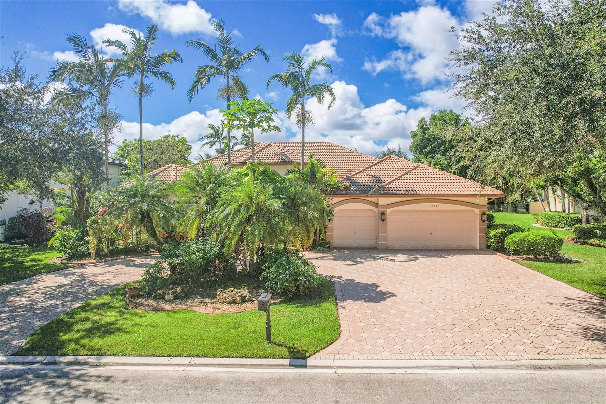 9350 NW 62nd Ct