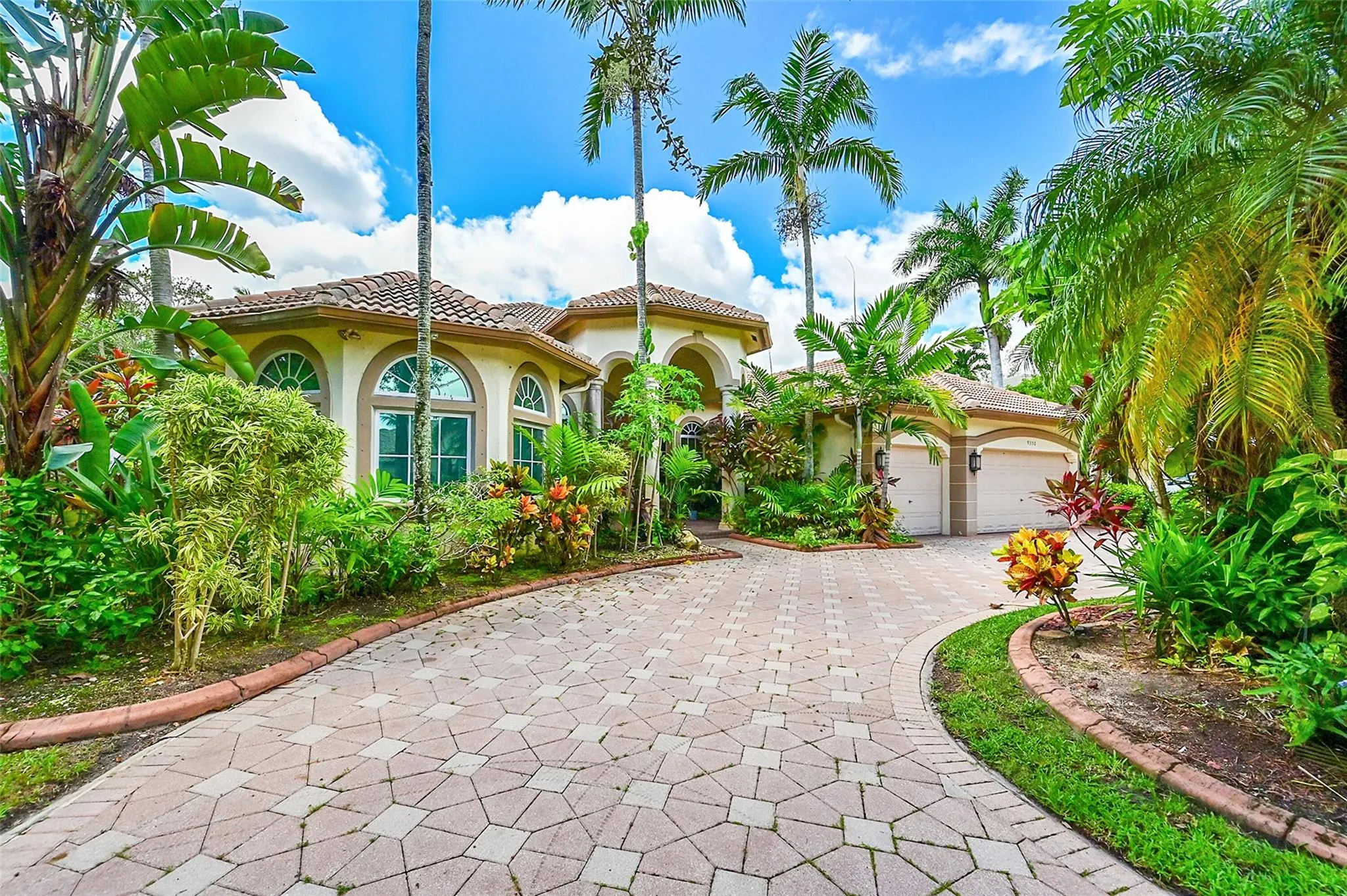 9350 NW 62nd Ct