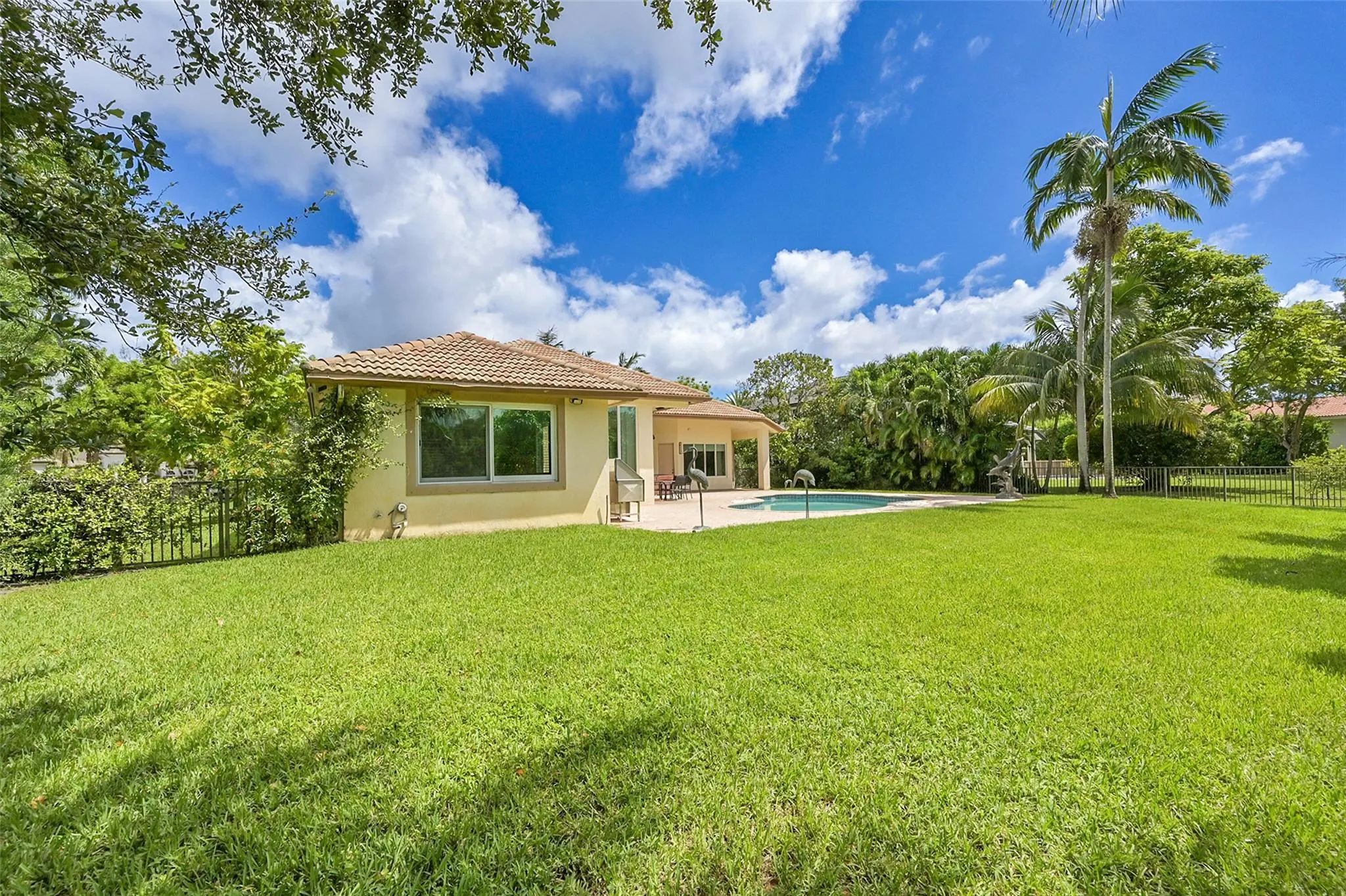 9350 NW 62nd Ct