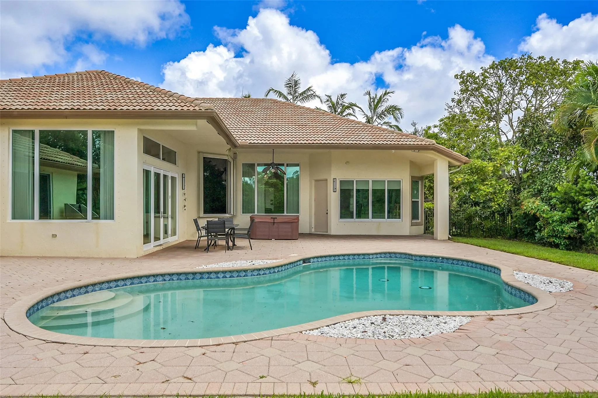 9350 NW 62nd Ct