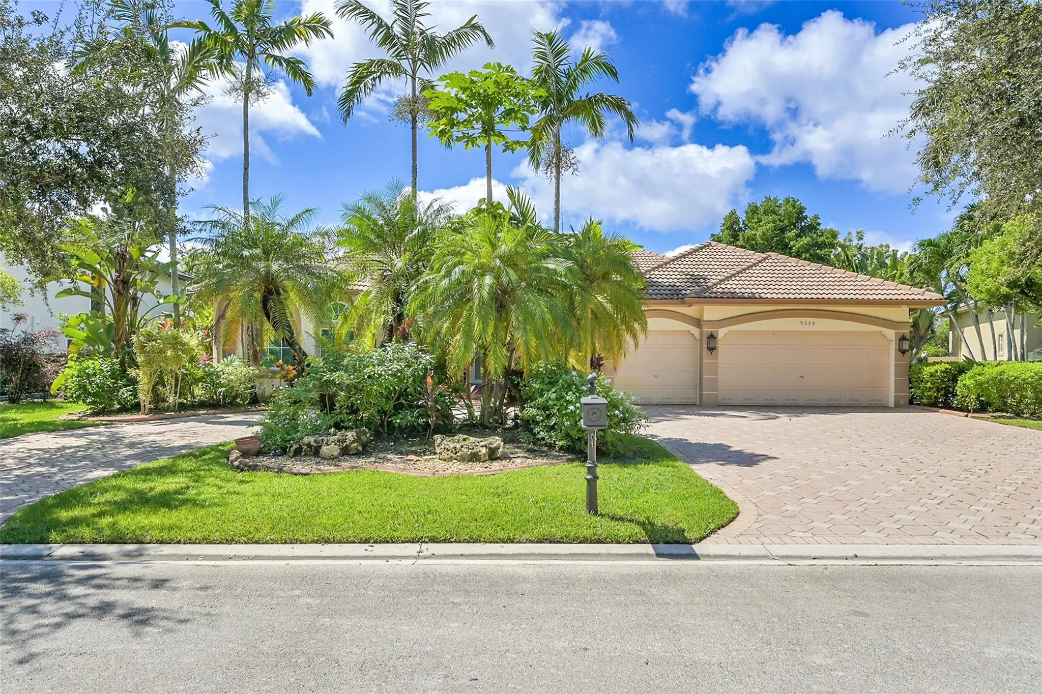 9350 NW 62nd Ct