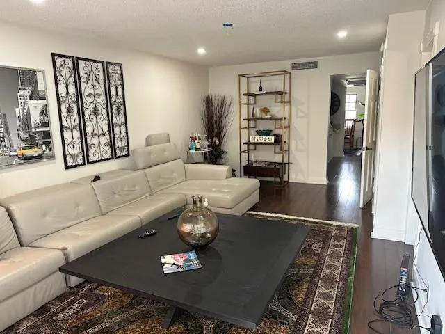 917 NE 16th Ave, #13