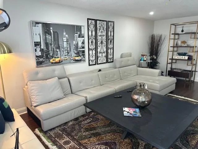 917 NE 16th Ave, #13