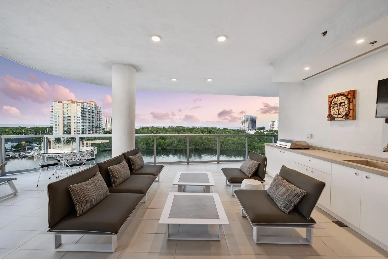 920 Intracoastal Dr, #801