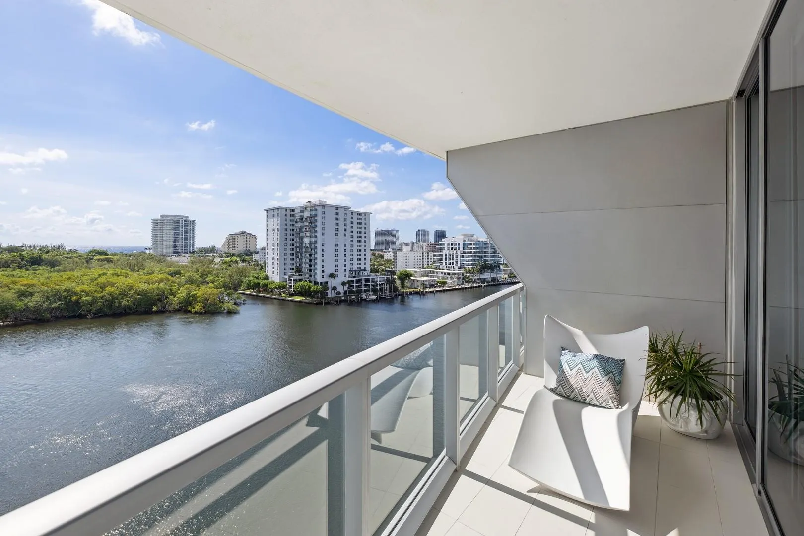 920 Intracoastal Dr, #801