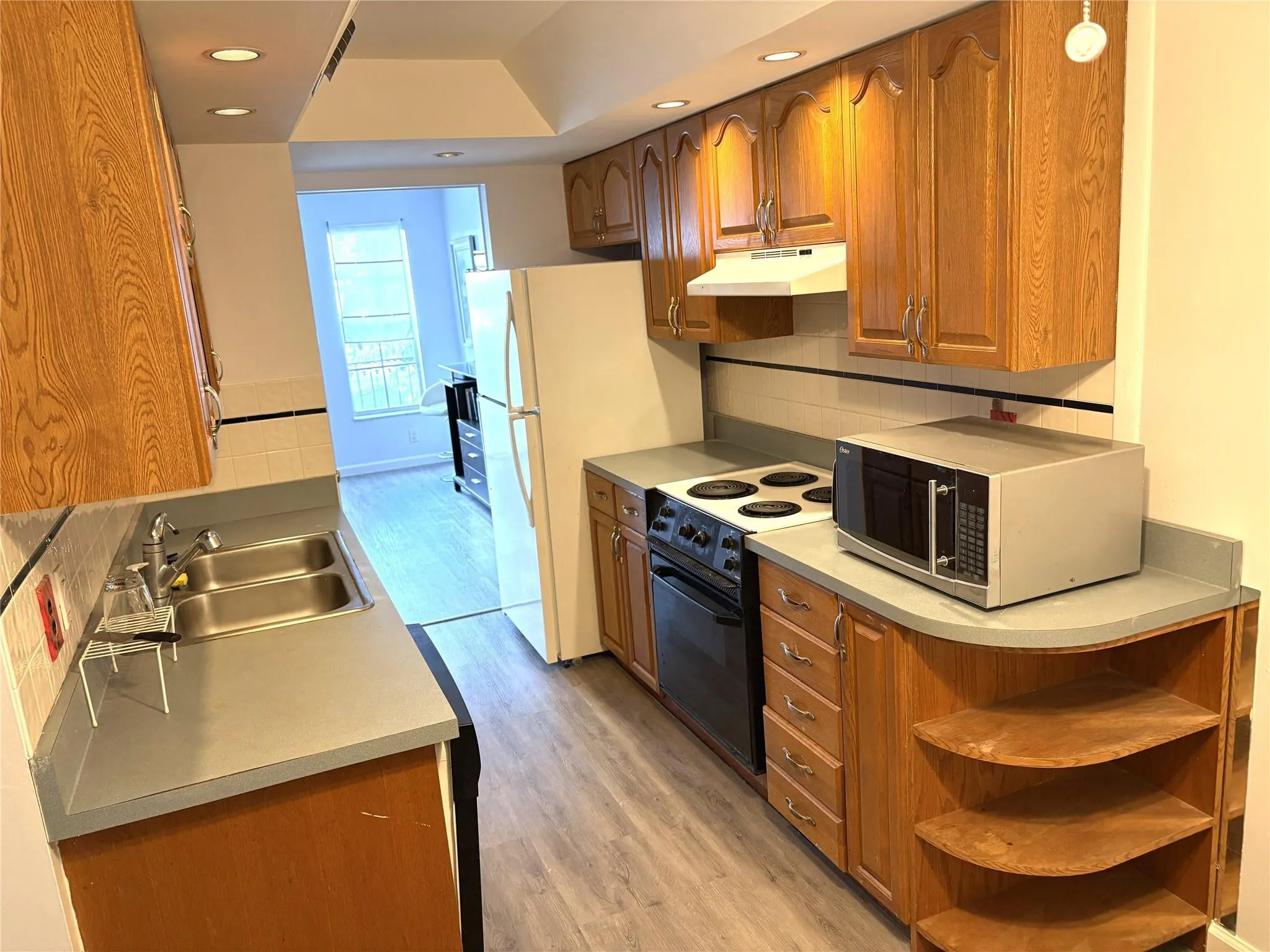 620 Tennis Club Dr, #305