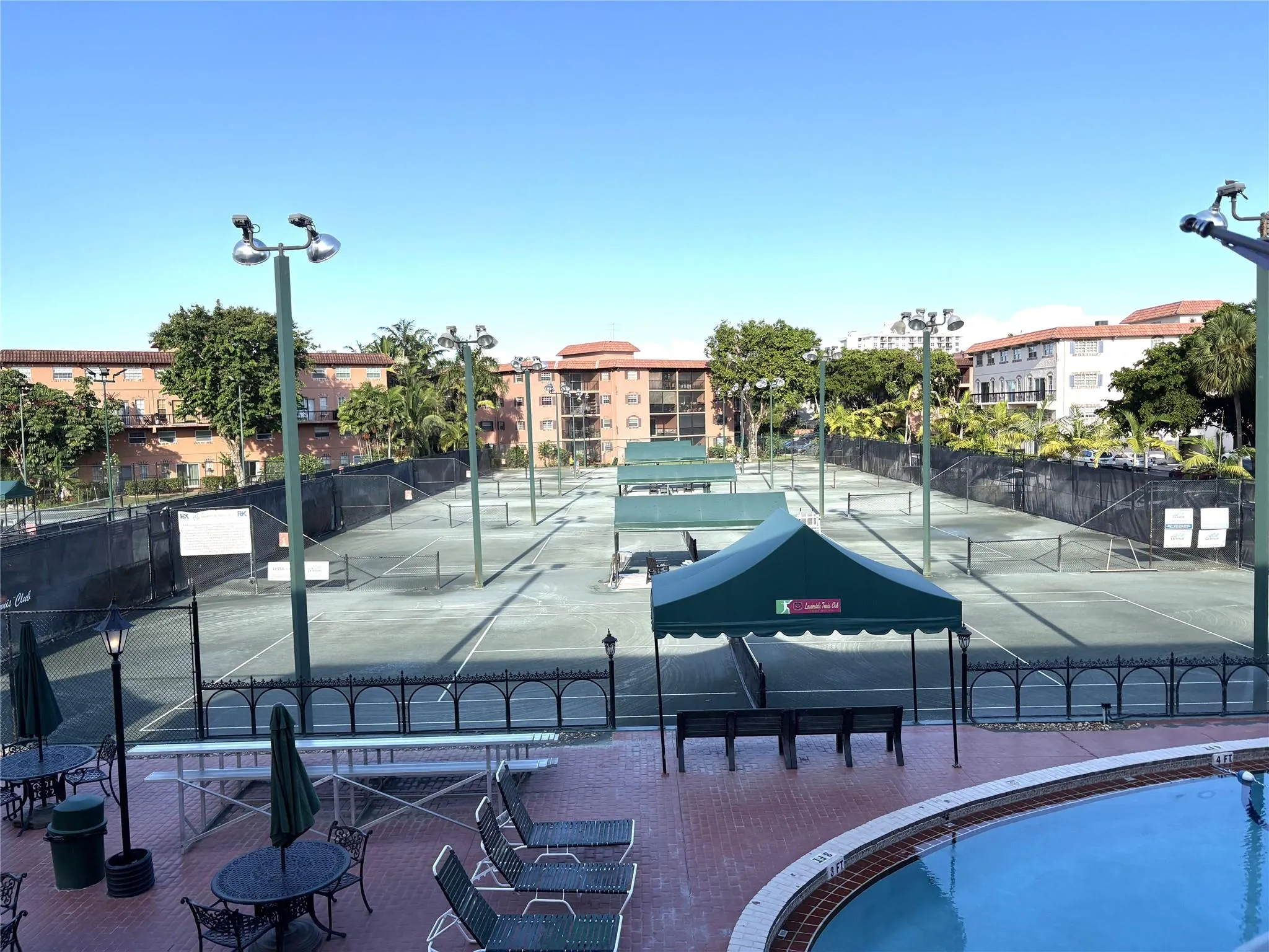 620 Tennis Club Dr, #305