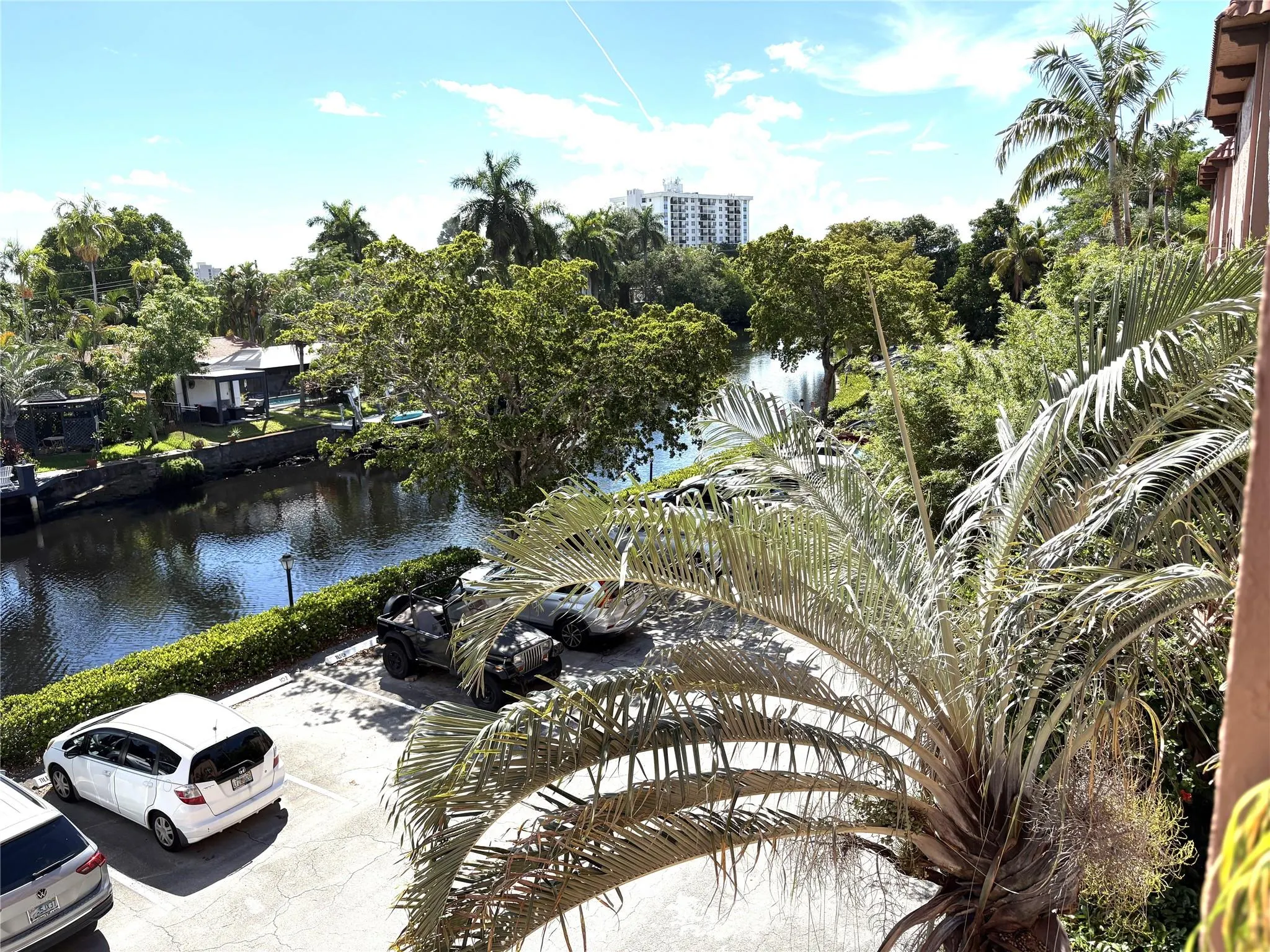 620 Tennis Club Dr, #305