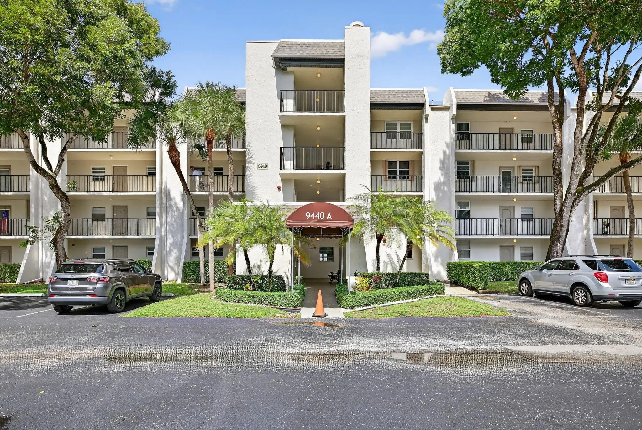 9440 Poinciana Pl, #401
