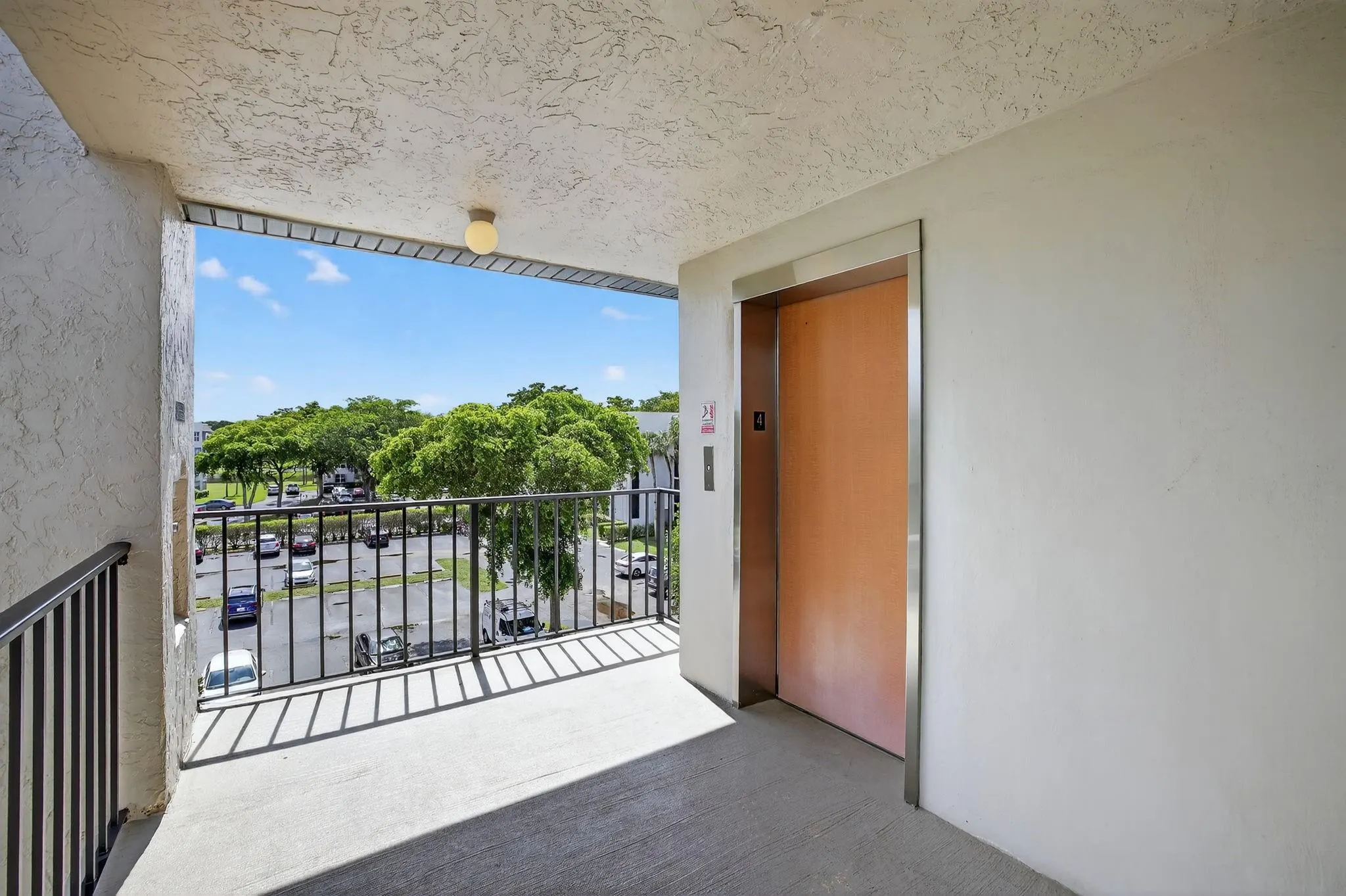 9440 Poinciana Pl, #401