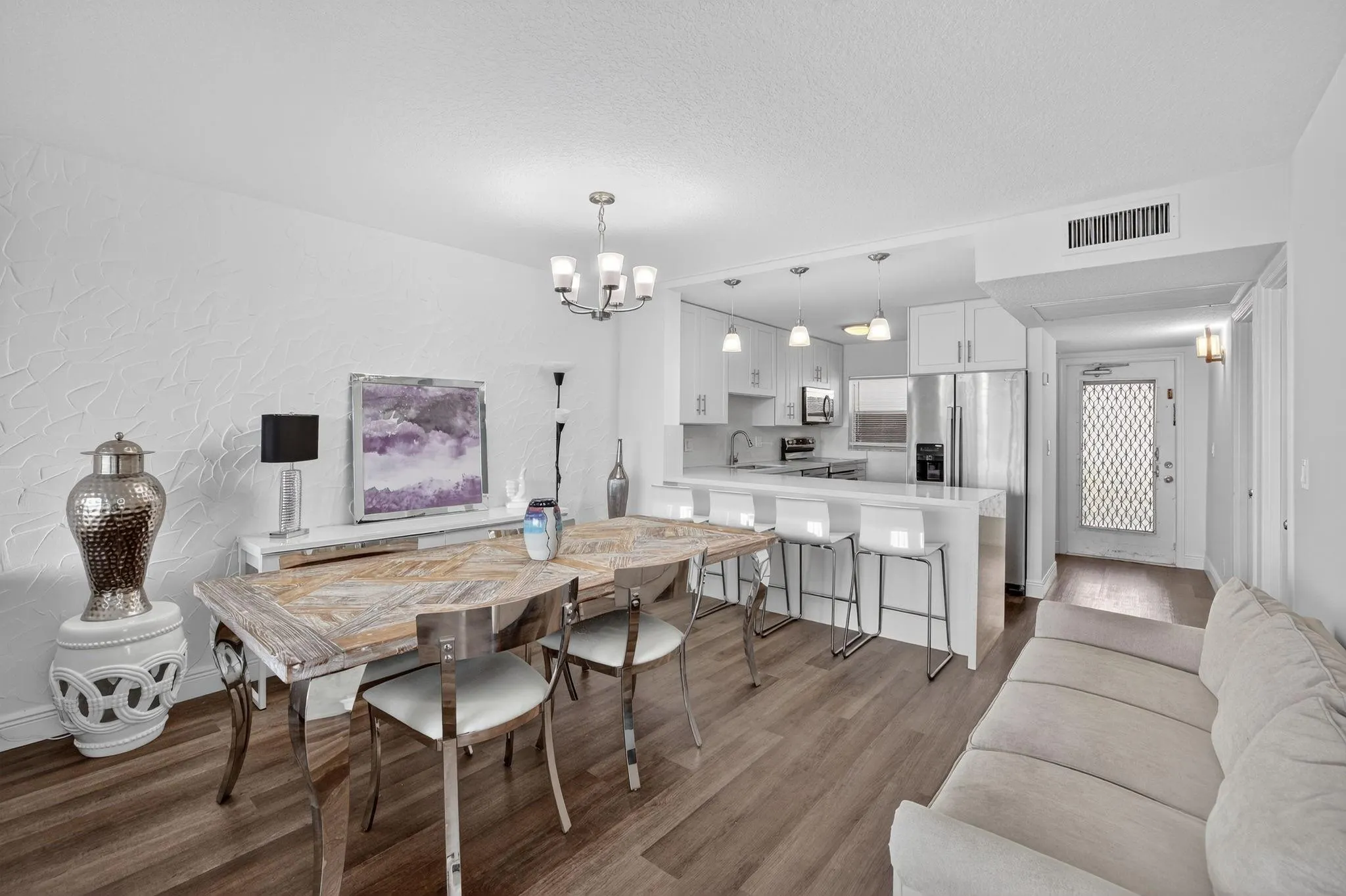 9440 Poinciana Pl, #401