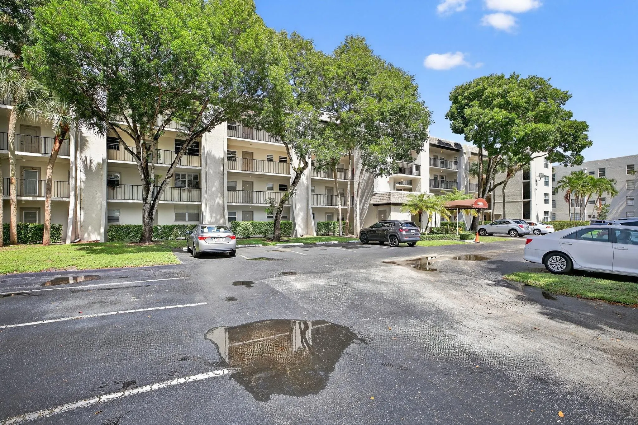 9440 Poinciana Pl, #401