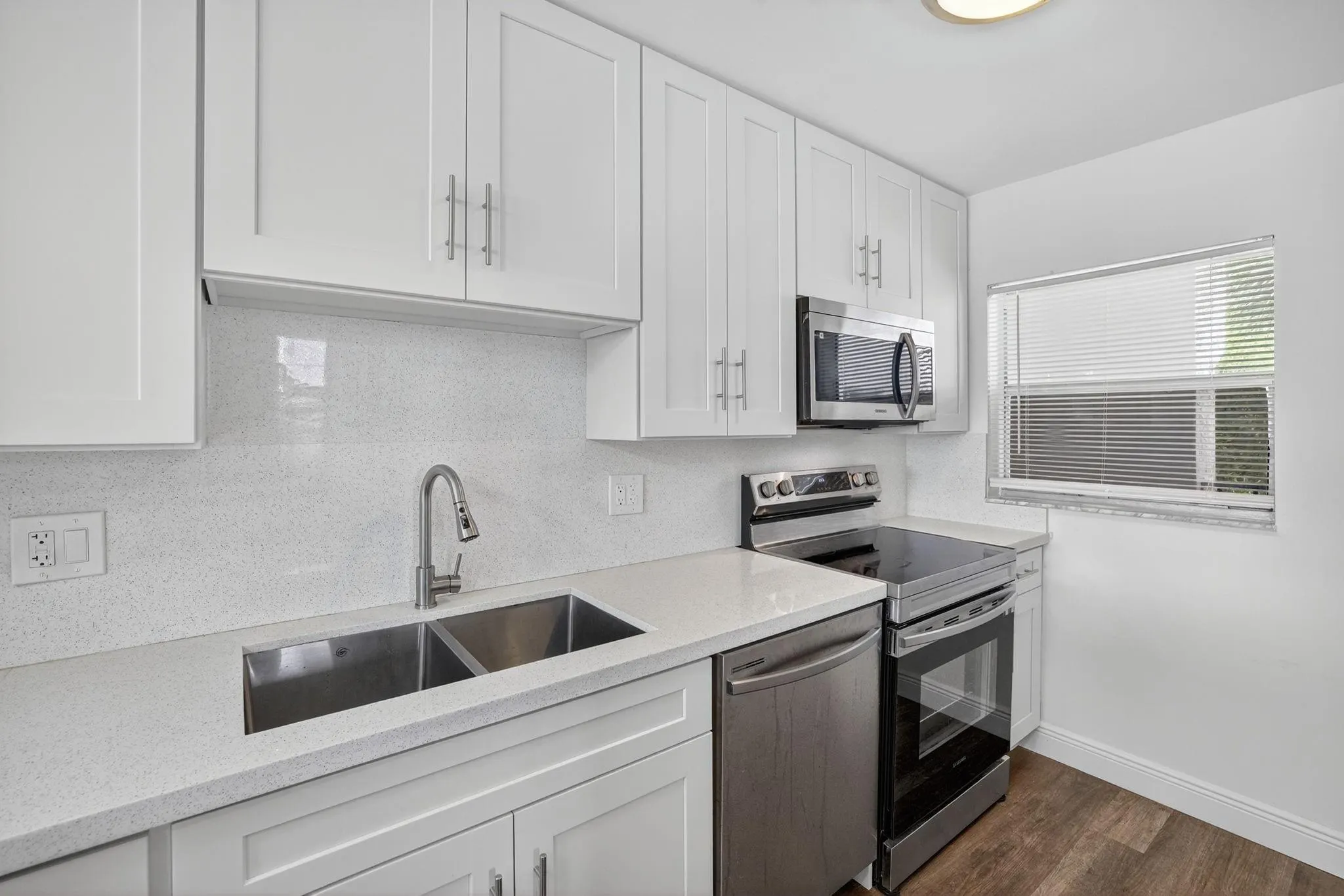9440 Poinciana Pl, #401