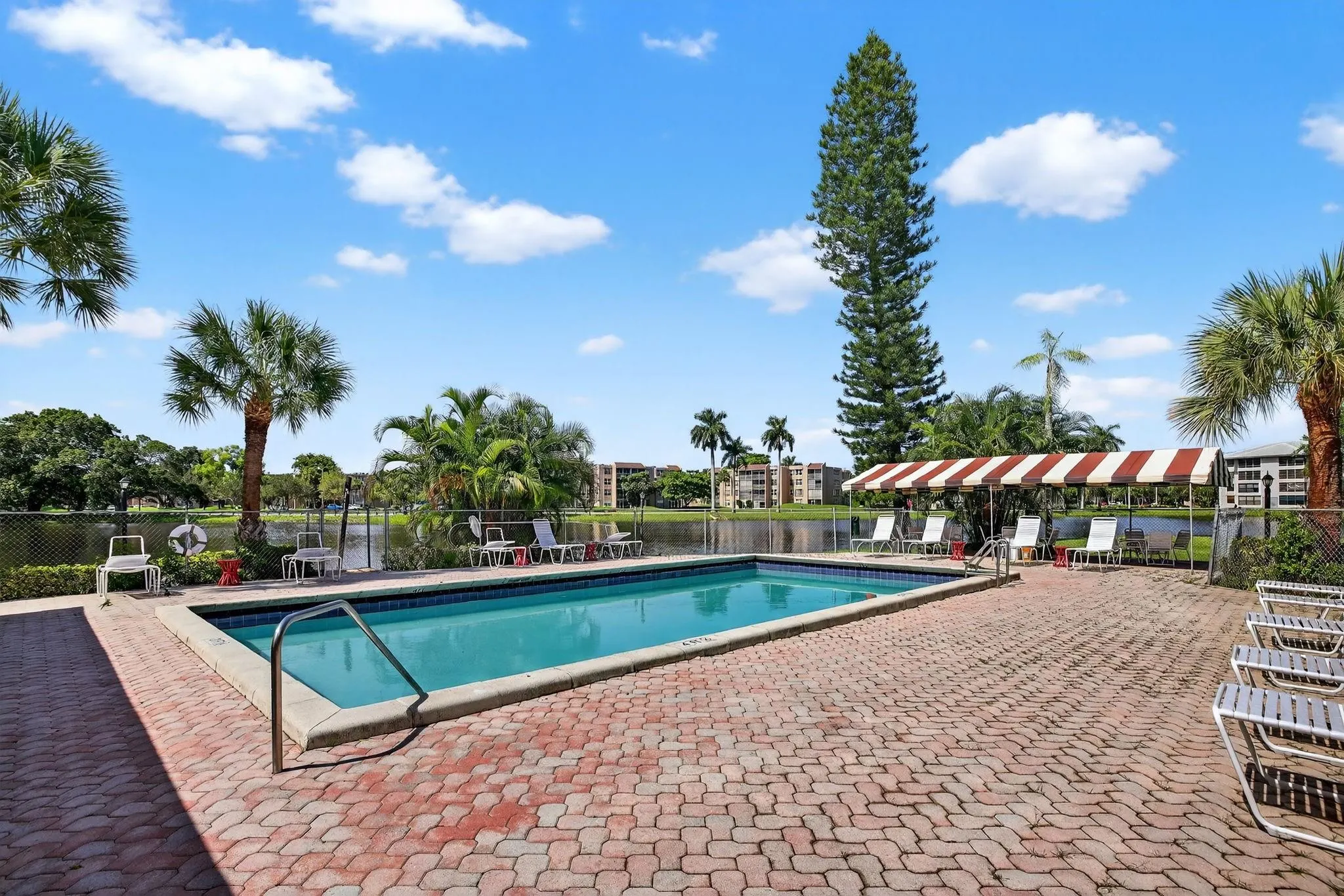 9440 Poinciana Pl, #401