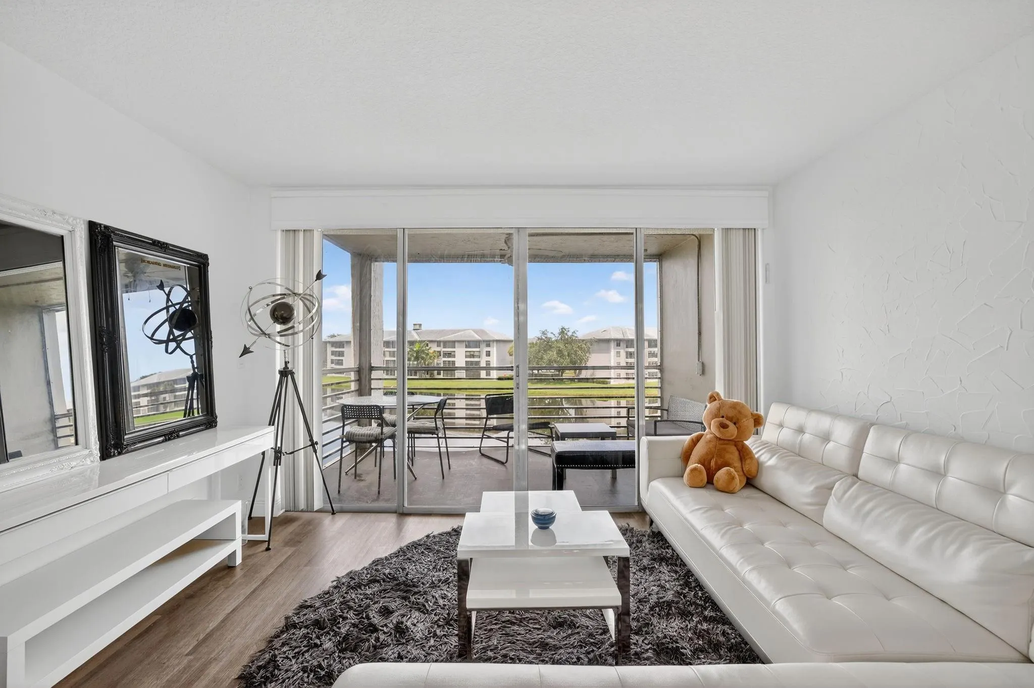 9440 Poinciana Pl, #401